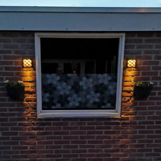 3x Solar wandlamp China zwart 6 leds warm wit buitenlamp op zonne energie