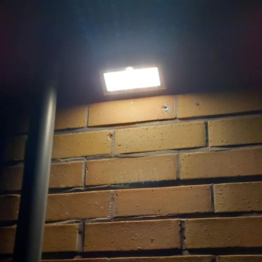 Solar buitenlamp wandlamp Motion III met bewegingsmelder op zonne energie