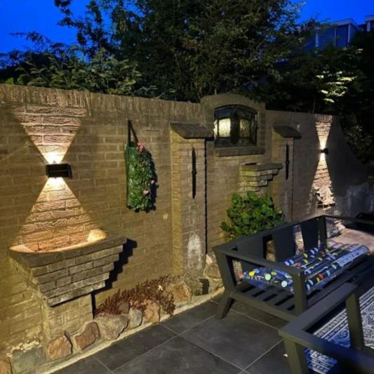 Solar up down wandlamp Njord met warm wit licht