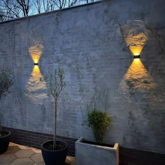 Solar up down wandlamp Sasha op zonne-energie - Zwarte buitenlamp met warm wit licht - Set van 2