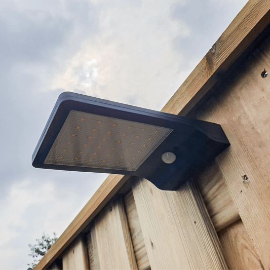 Solar wandlamp Slim met 36 leds en bewegingsmelder Zwart op zonne energie voordeelset