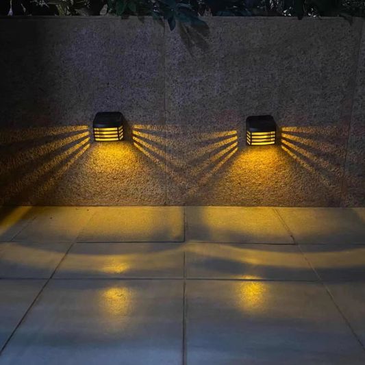 Zwarte solar wandlamp Stripe op zonne-energie set van 8