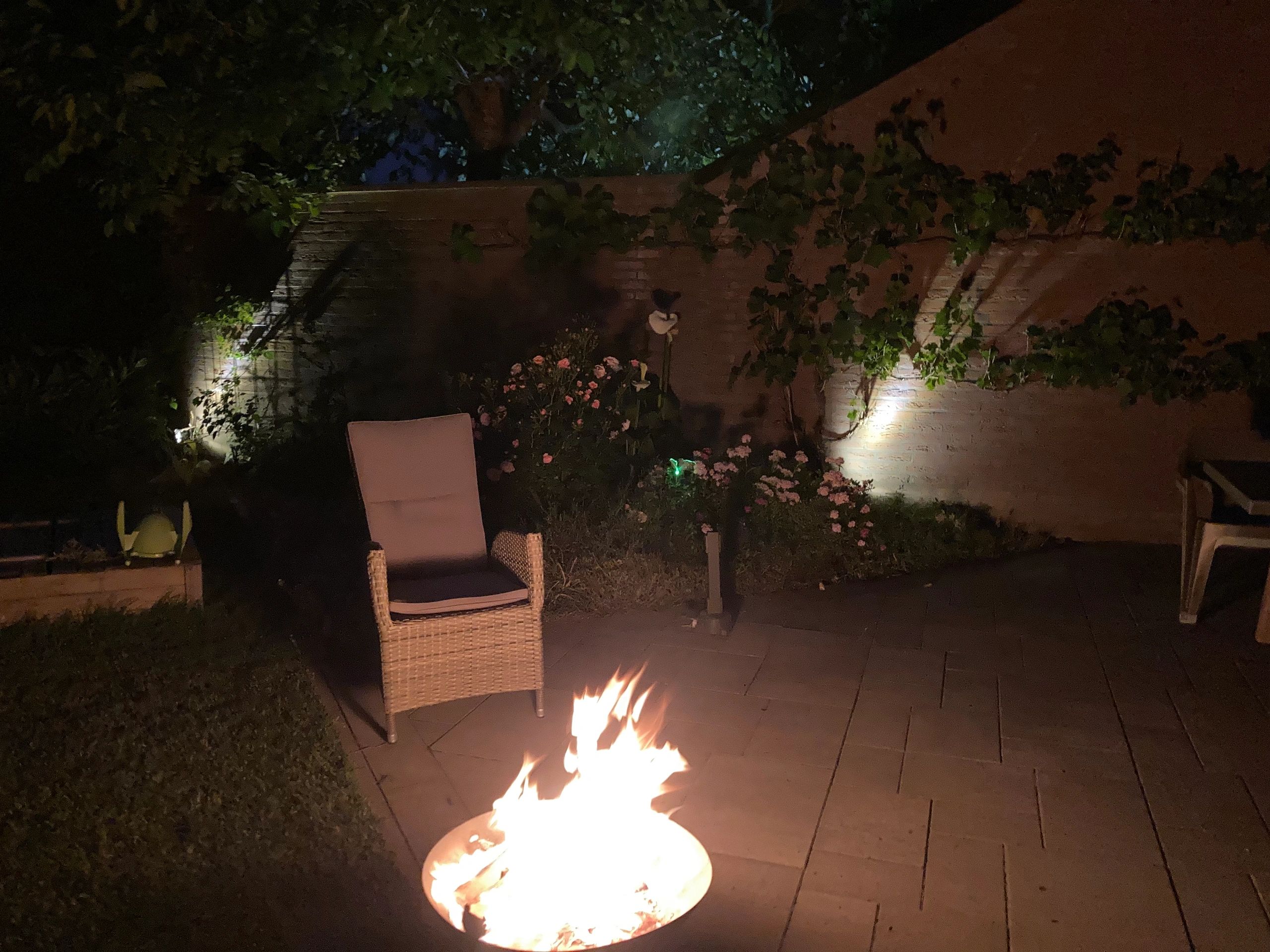 Solar wandspot Heads complete set met twee spots en los solarpaneel