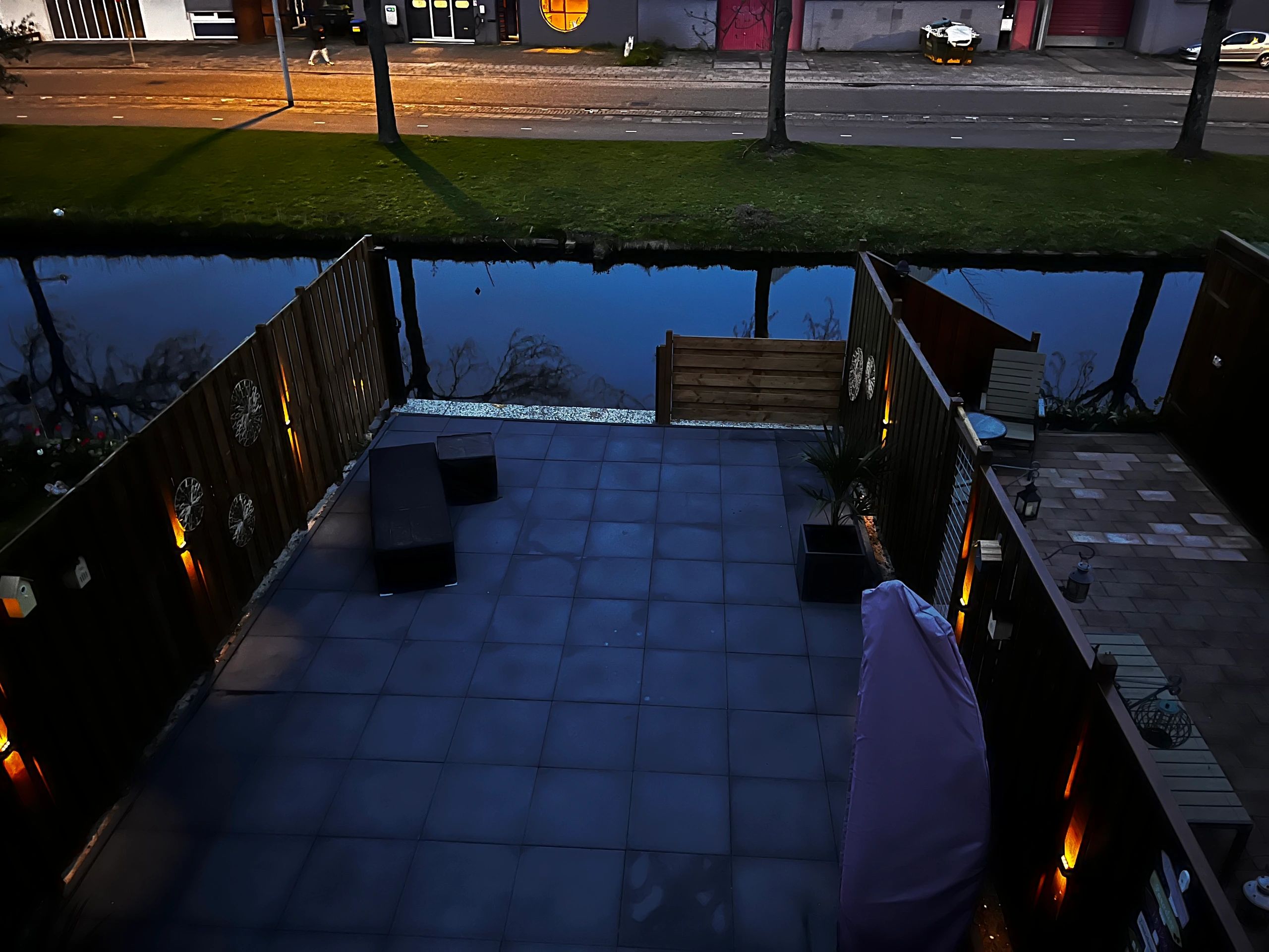 Solar up down wandlamp Sasha op zonne-energie - Zwarte buitenlamp met warm wit licht - Set van 2