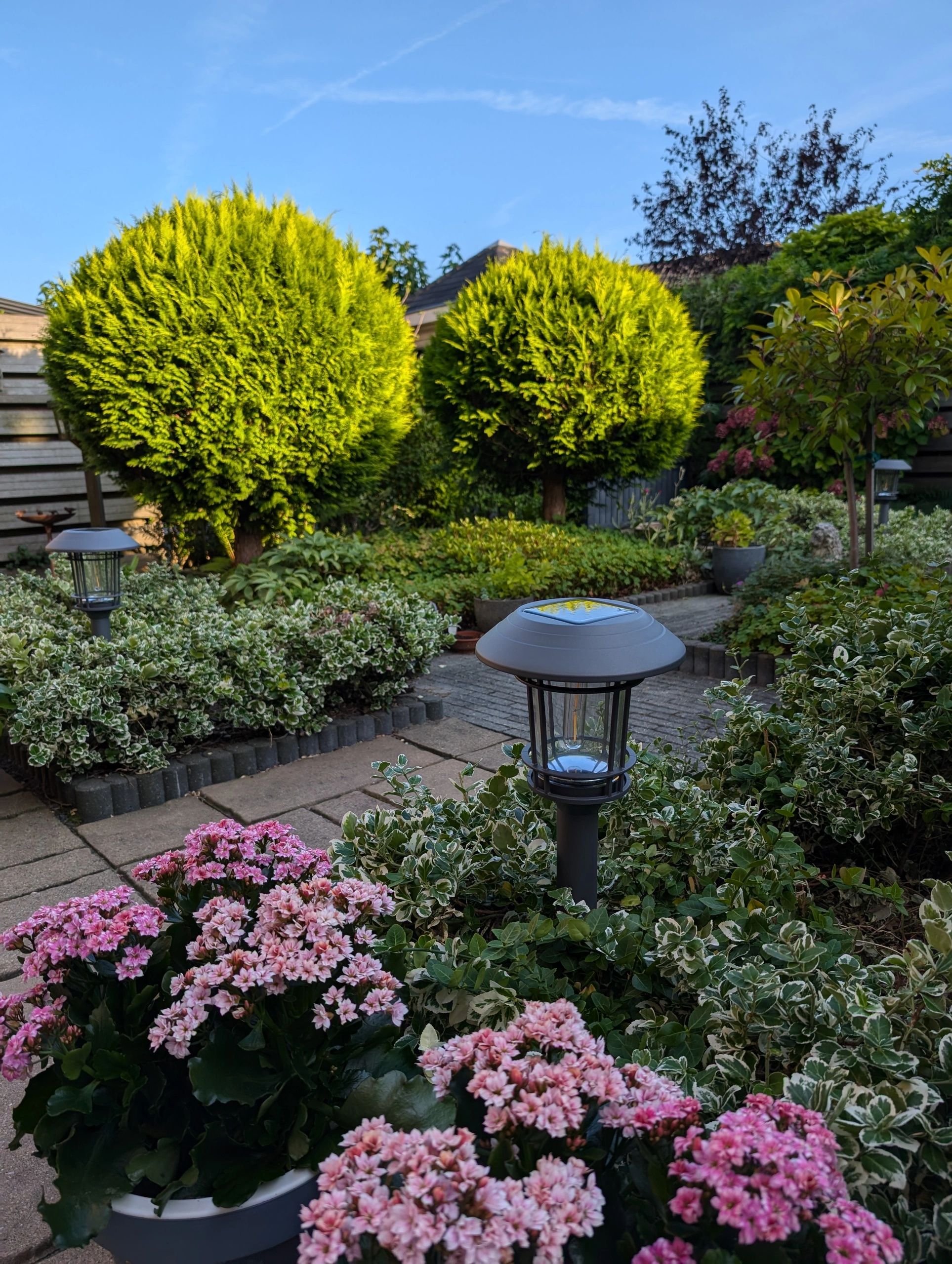 Solar priklamp Avenue met warm wit licht