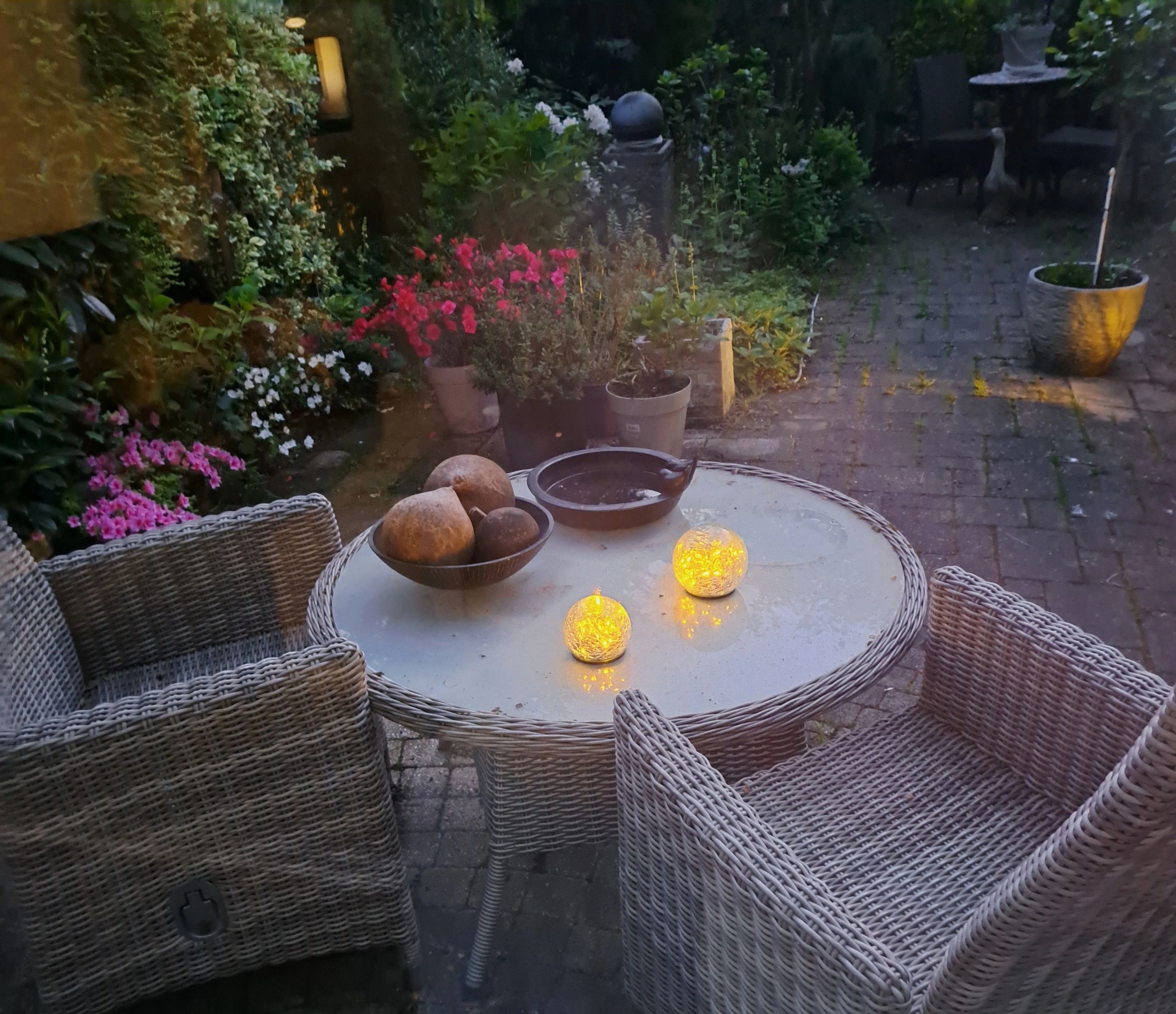 Solar tafel- en priklamp Comet met warm wit licht - Voordeelset van 2 (small + medium)
