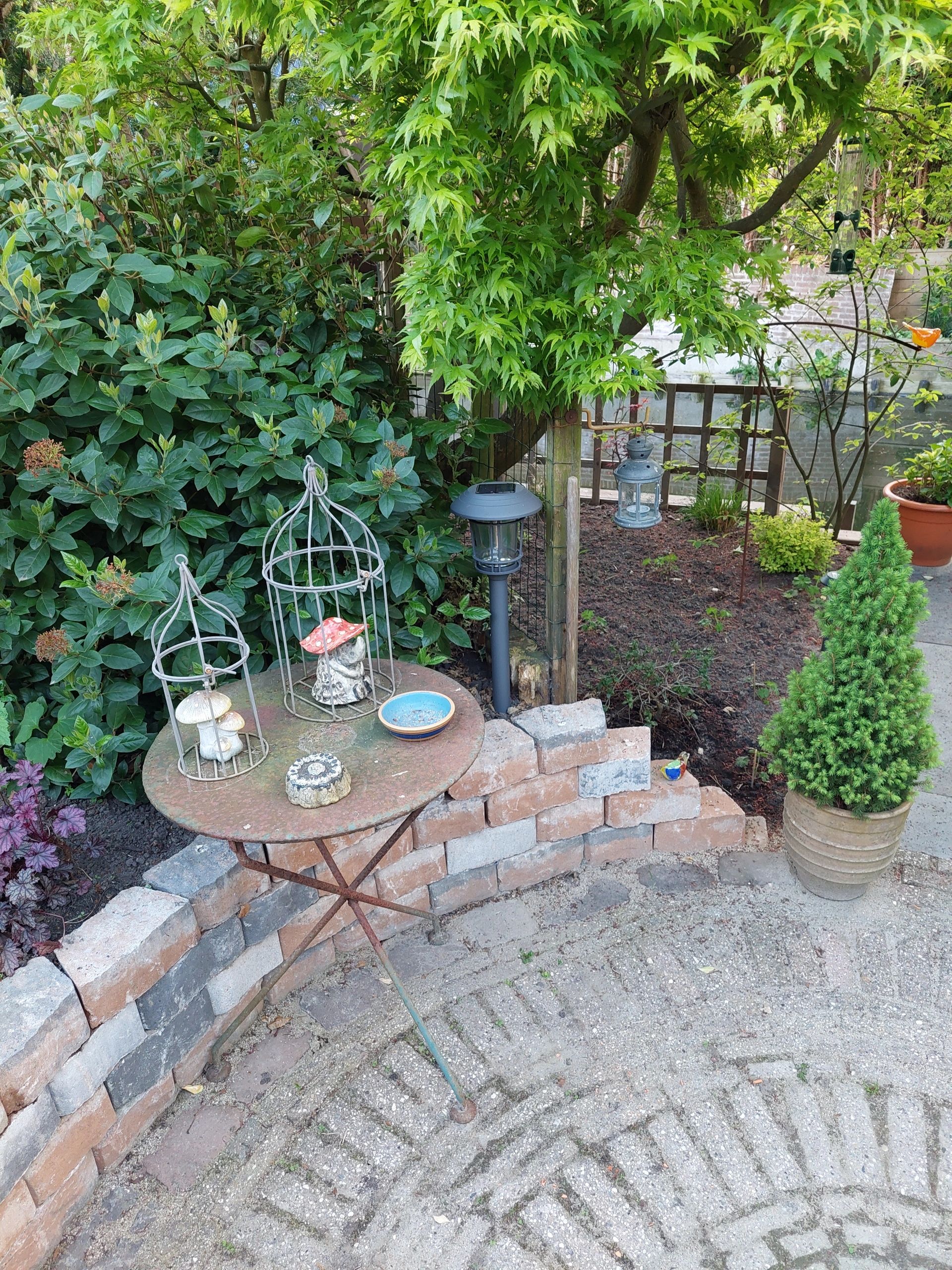 Solar priklamp Avenue met warm wit licht
