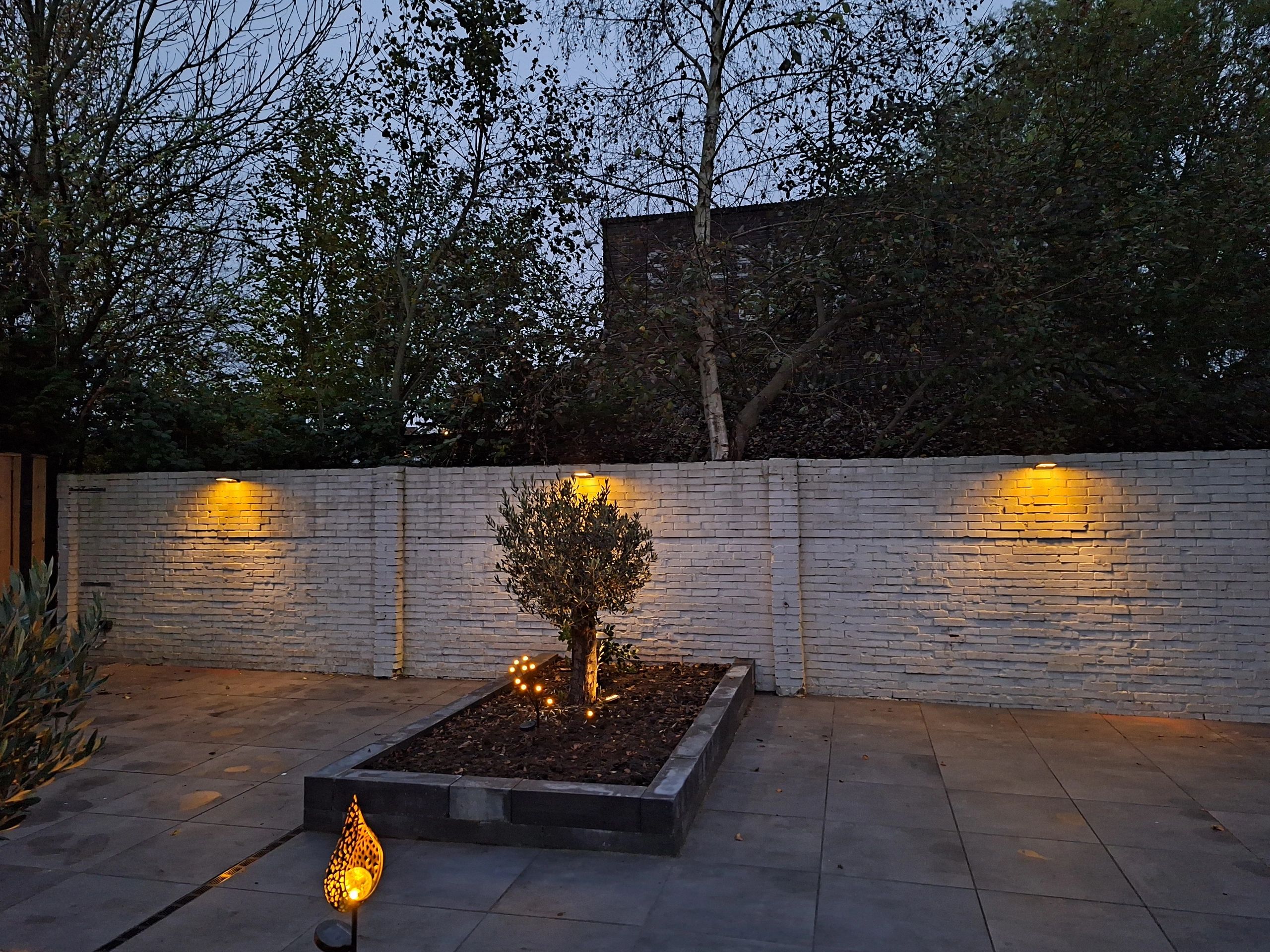 Solar wandlamp Slim met 36 leds en bewegingsmelder Zwart op zonne energie voordeelset