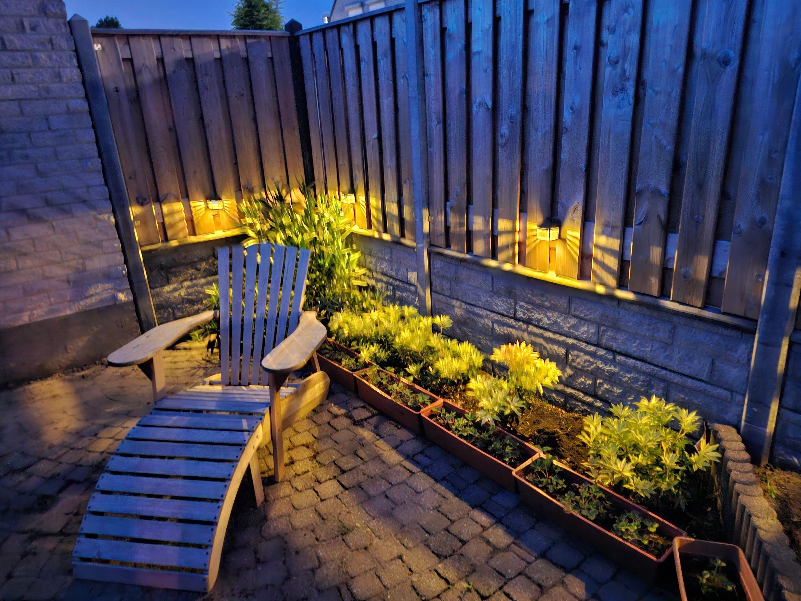 Zwarte solar wandlamp Stripe op zonne-energie set van 8