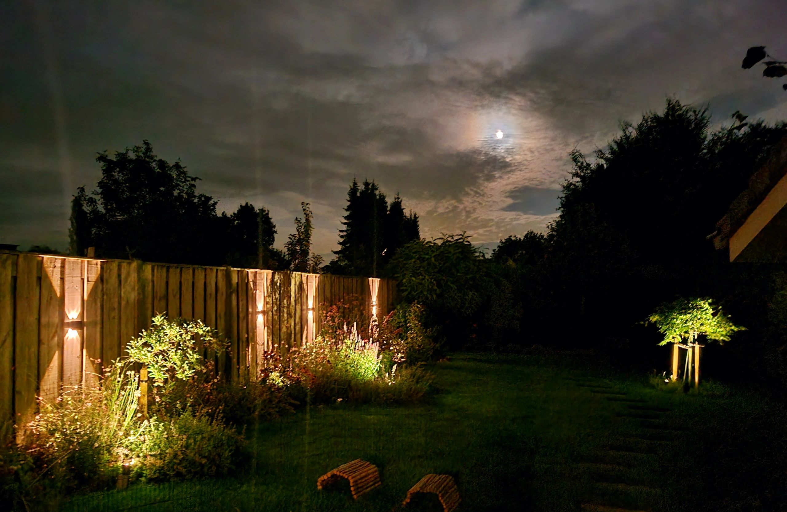 Solar up down wandlamp Njord met warm wit licht - Voordeelset van 2