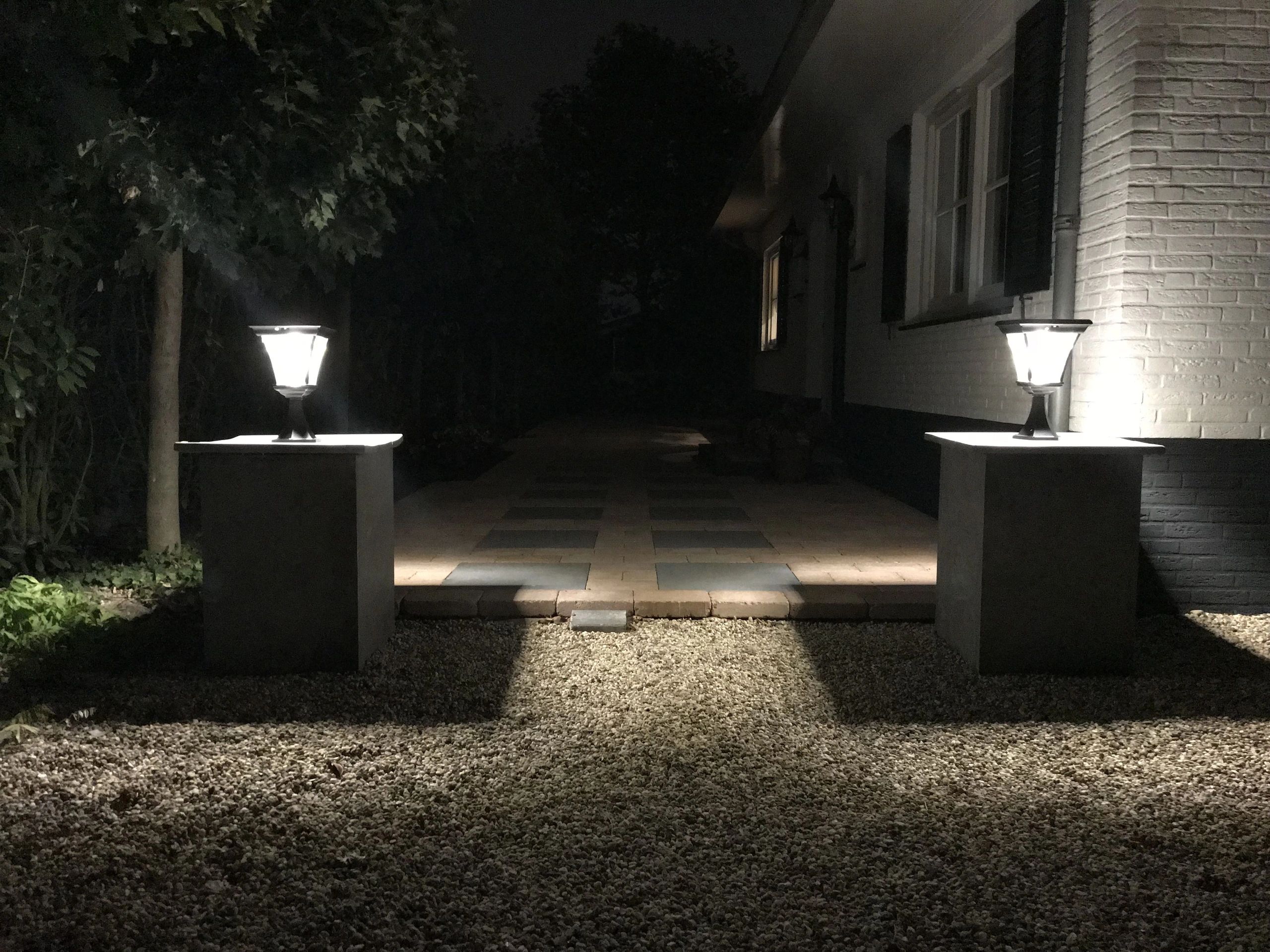 Solar buitenlamp London sokkel zwart met ledlamp