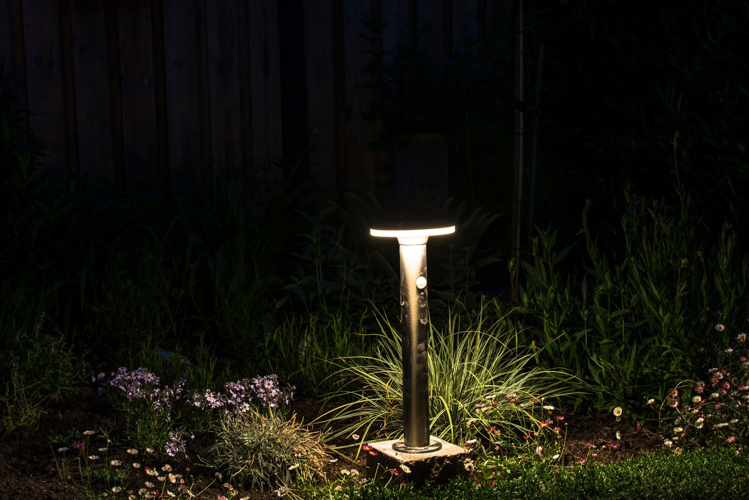 Solar staande lamp Brienz II RVS Buitenlamp op zonne energie met bewegingsensor