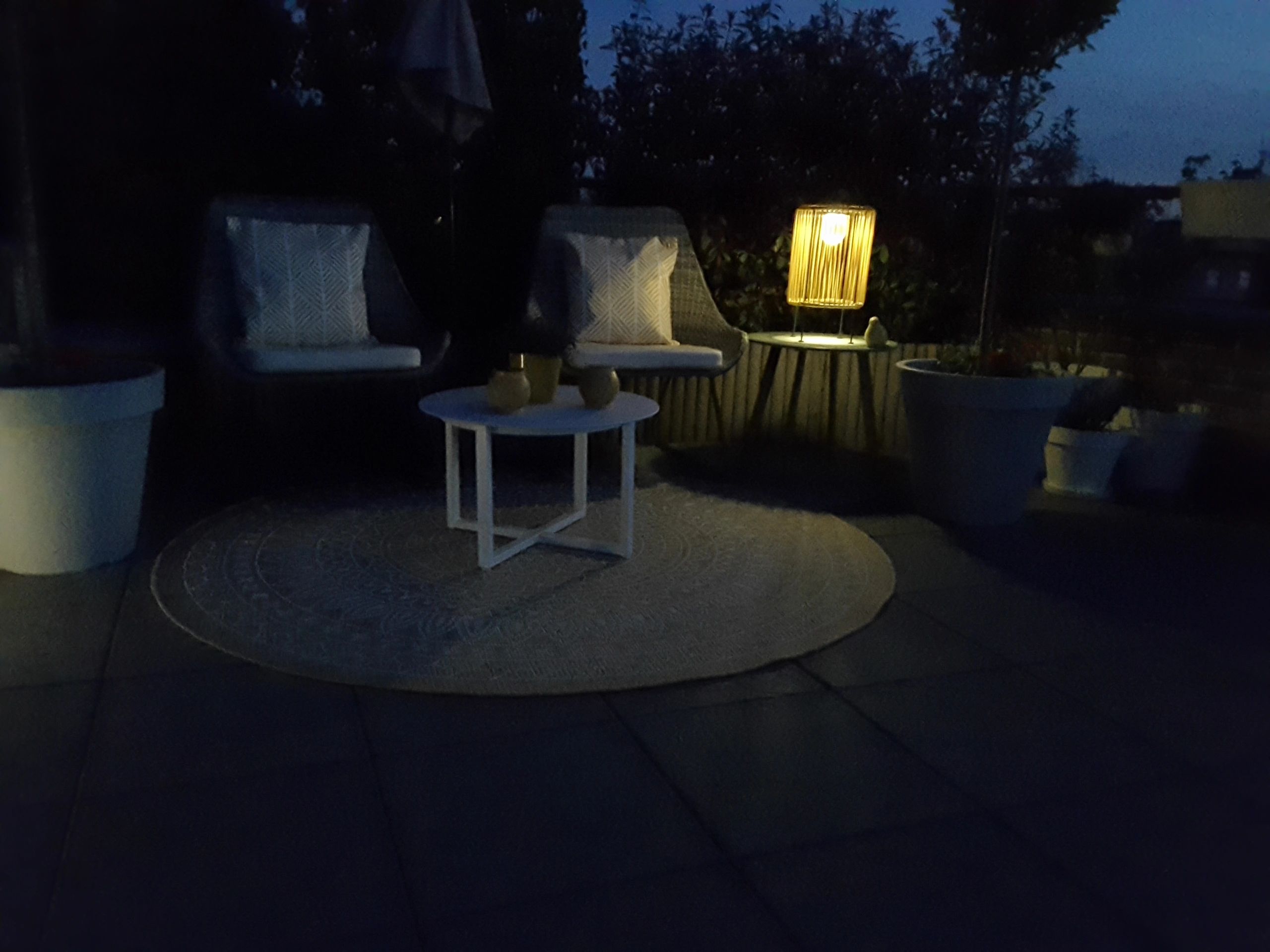 Solarlamp Lowis Yellow op zonne-energie met schemersensor