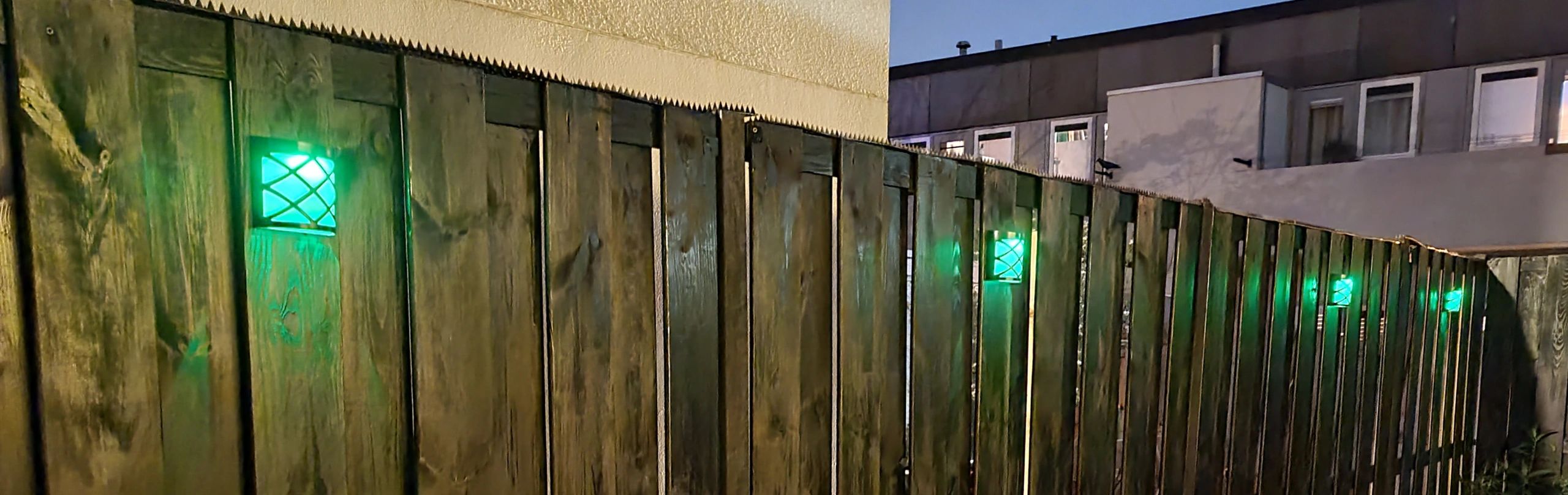 Solar wandlamp China zwart 6 leds warm wit buitenlamp op zonne energie
