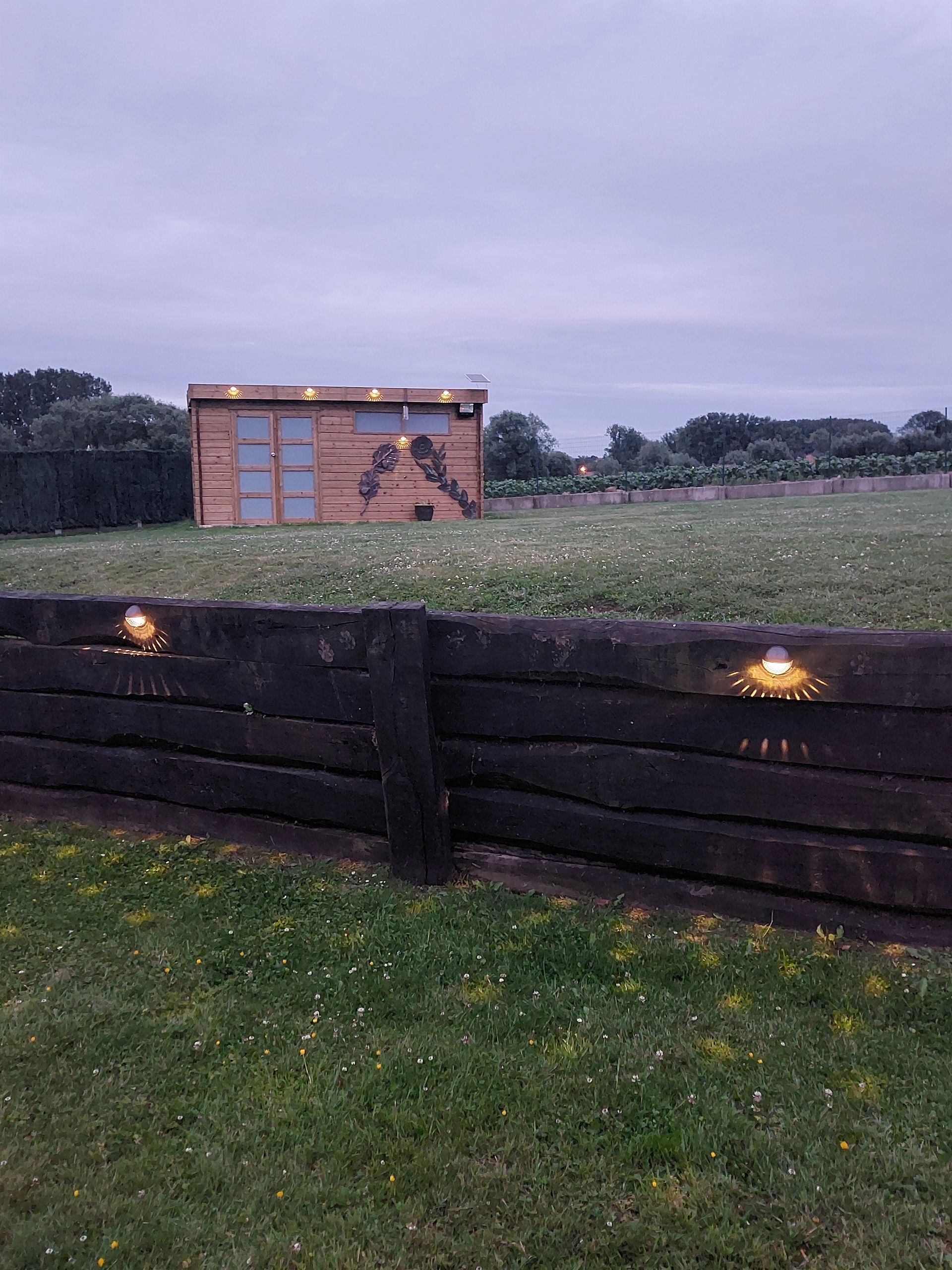 Solar wandspot Heads complete set met twee spots en los solarpaneel