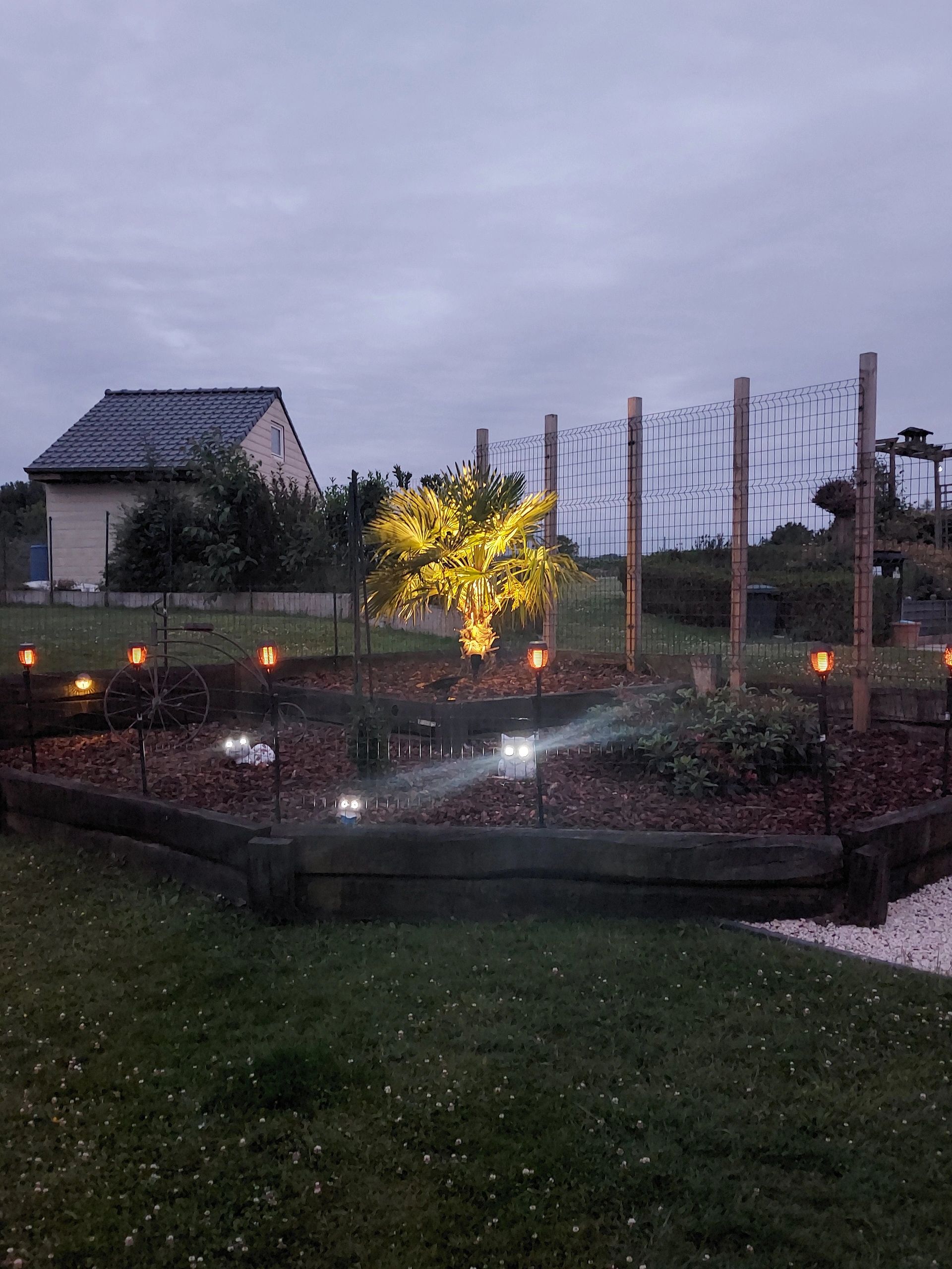 Solar wandspot Heads complete set met twee spots en los solarpaneel