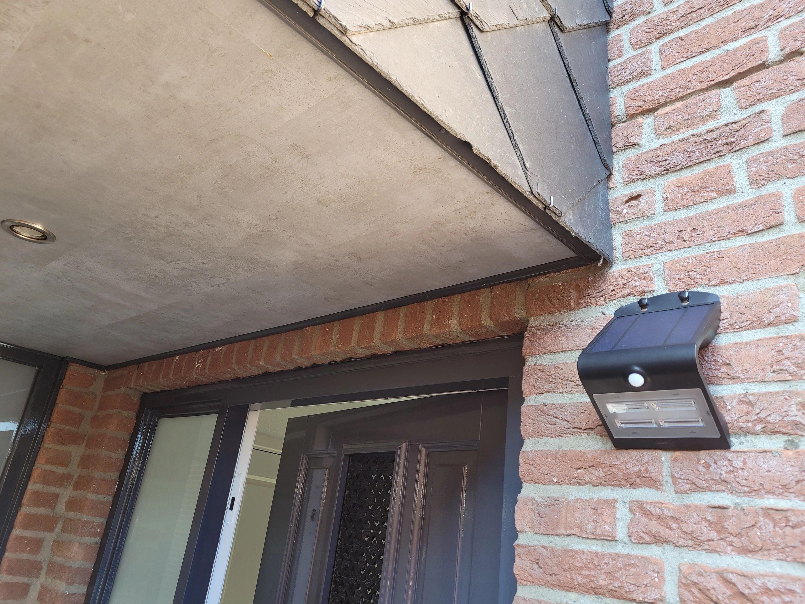 Solar wandlamp Carl II met bewegingsmelder op zonne-energie