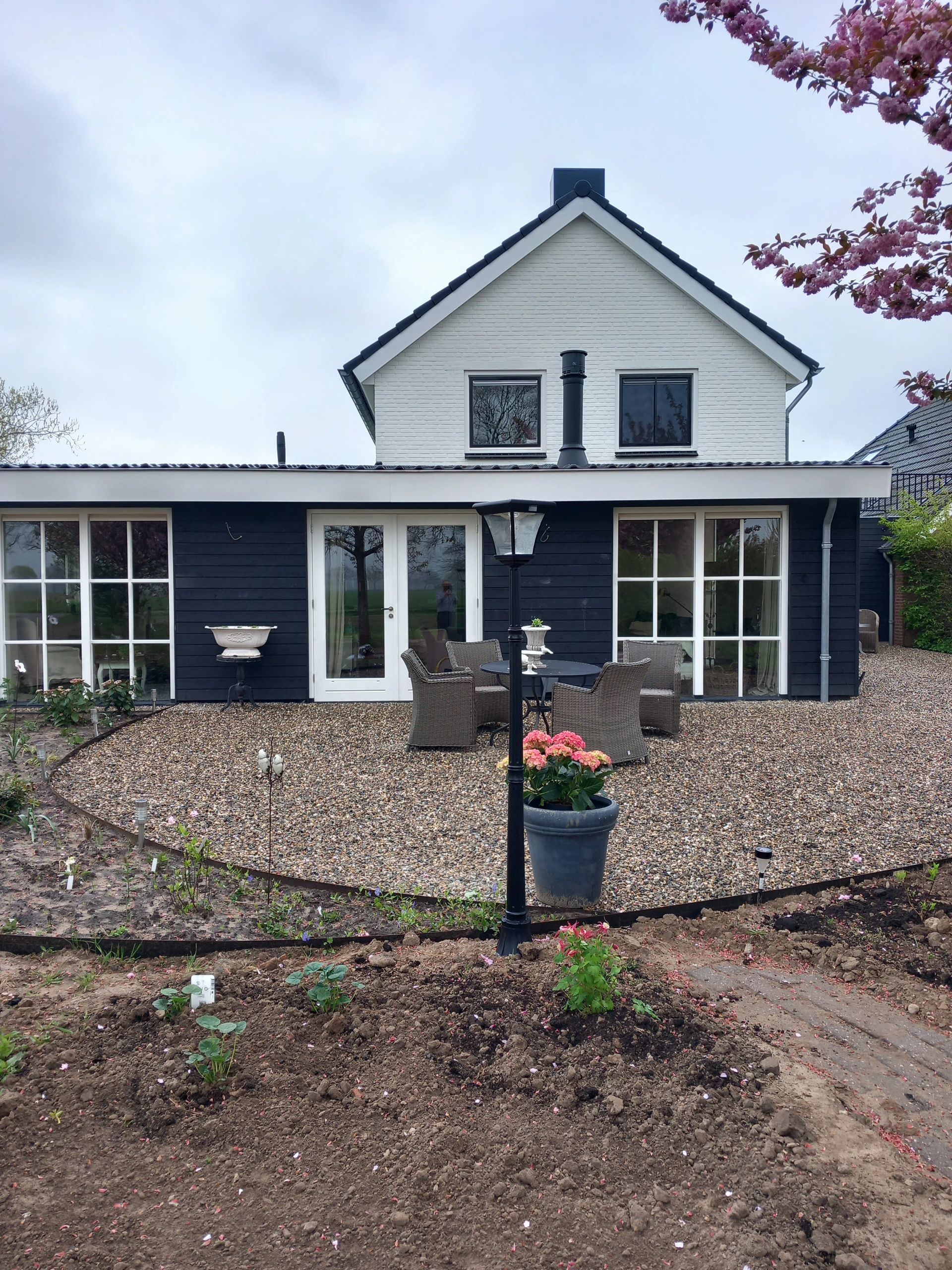 Solar buitenlamp London lantaarn hoog op zonne energie