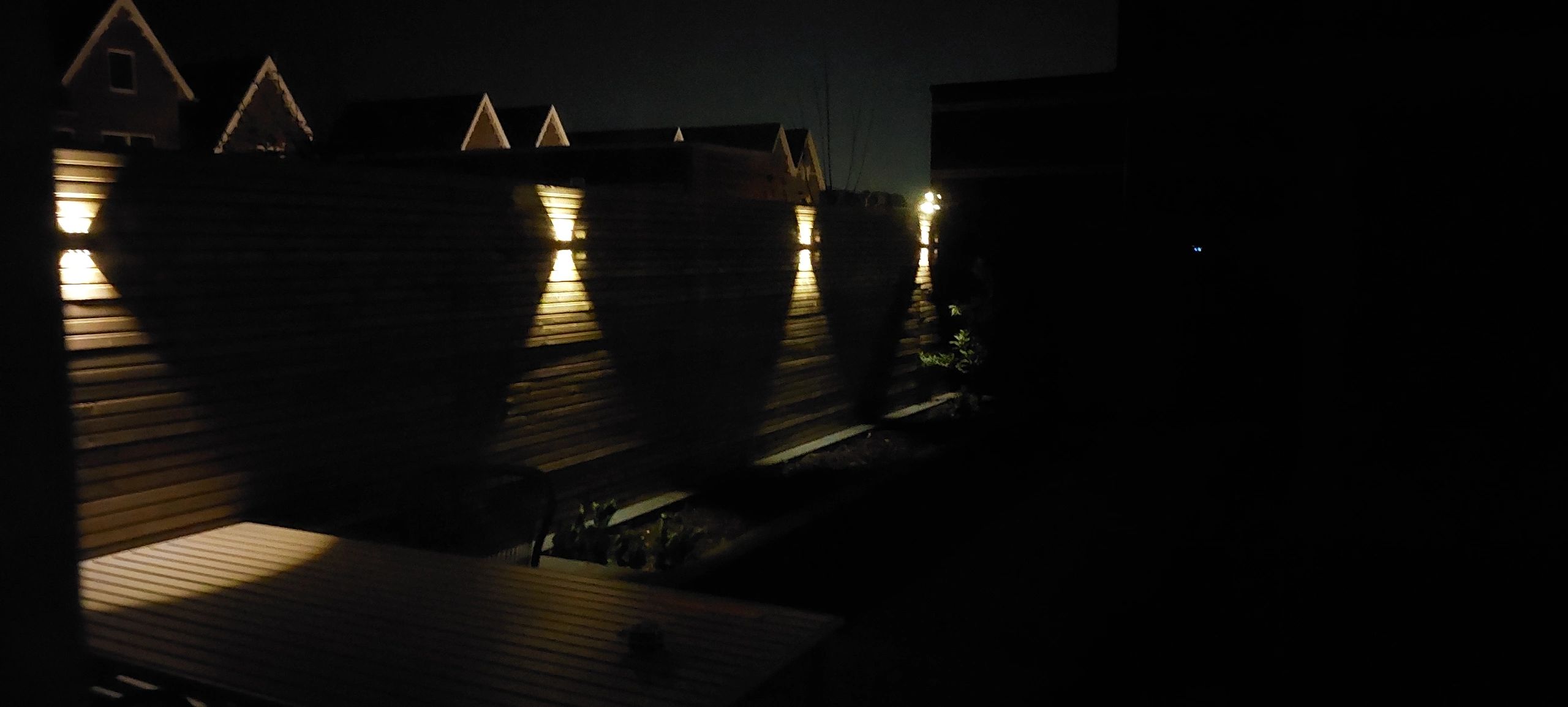 Solar up down wandlamp Sasha op zonne-energie - Zwarte buitenlamp met warm wit licht - Set van 2