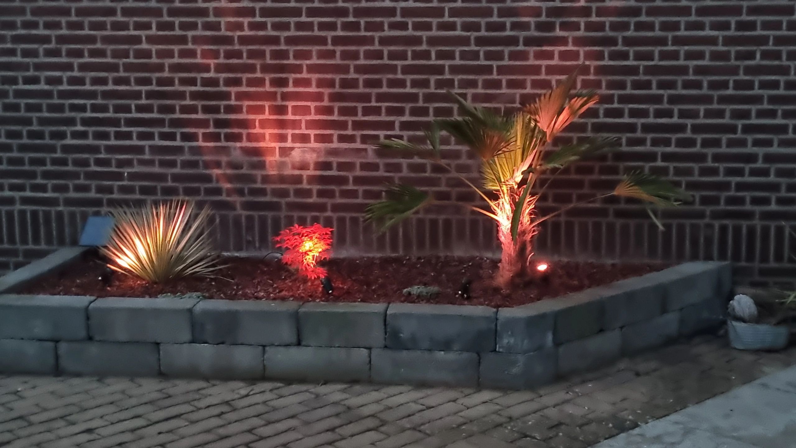 Solar tuinspots Double Twins met 4 slimme RGB spots en los zonnepaneel - Bedienen via de Smart Life app