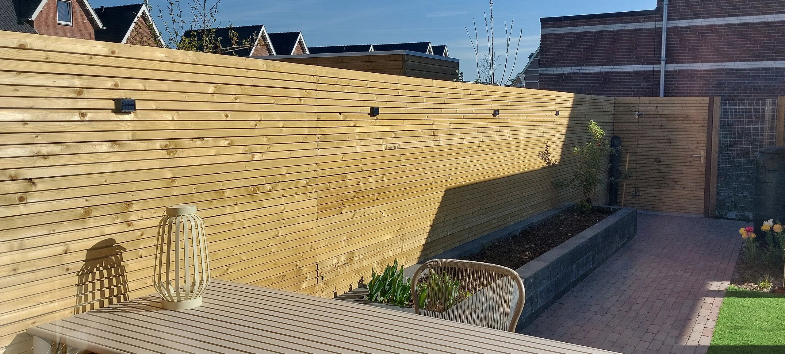 Solar up down wandlamp Sasha op zonne-energie - Zwarte buitenlamp met warm wit licht - Set van 2