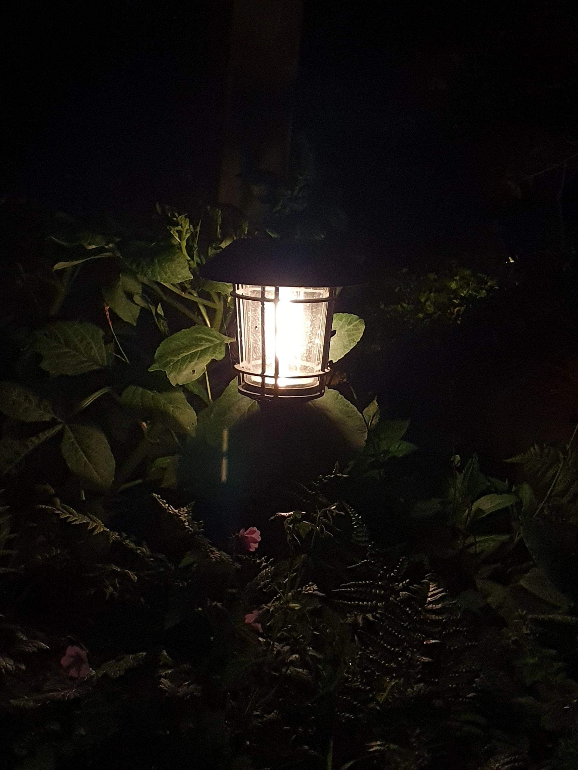 Solar priklamp Avenue met warm wit licht