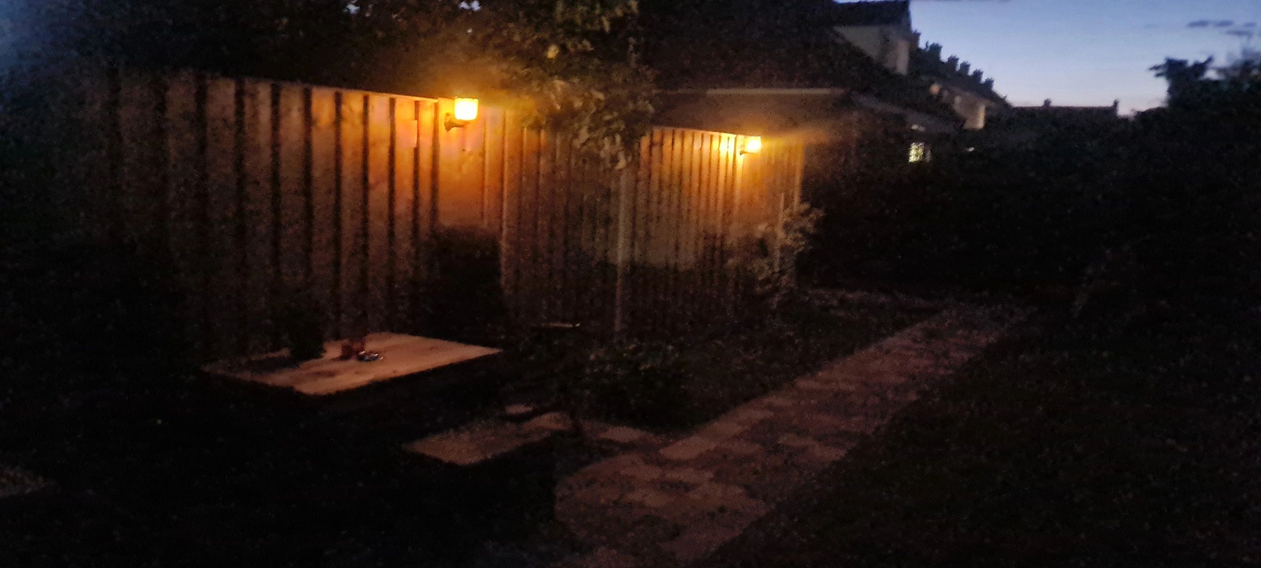 Solar wandlamp Pieck met vlameffect en schemersensor voordeelset 4