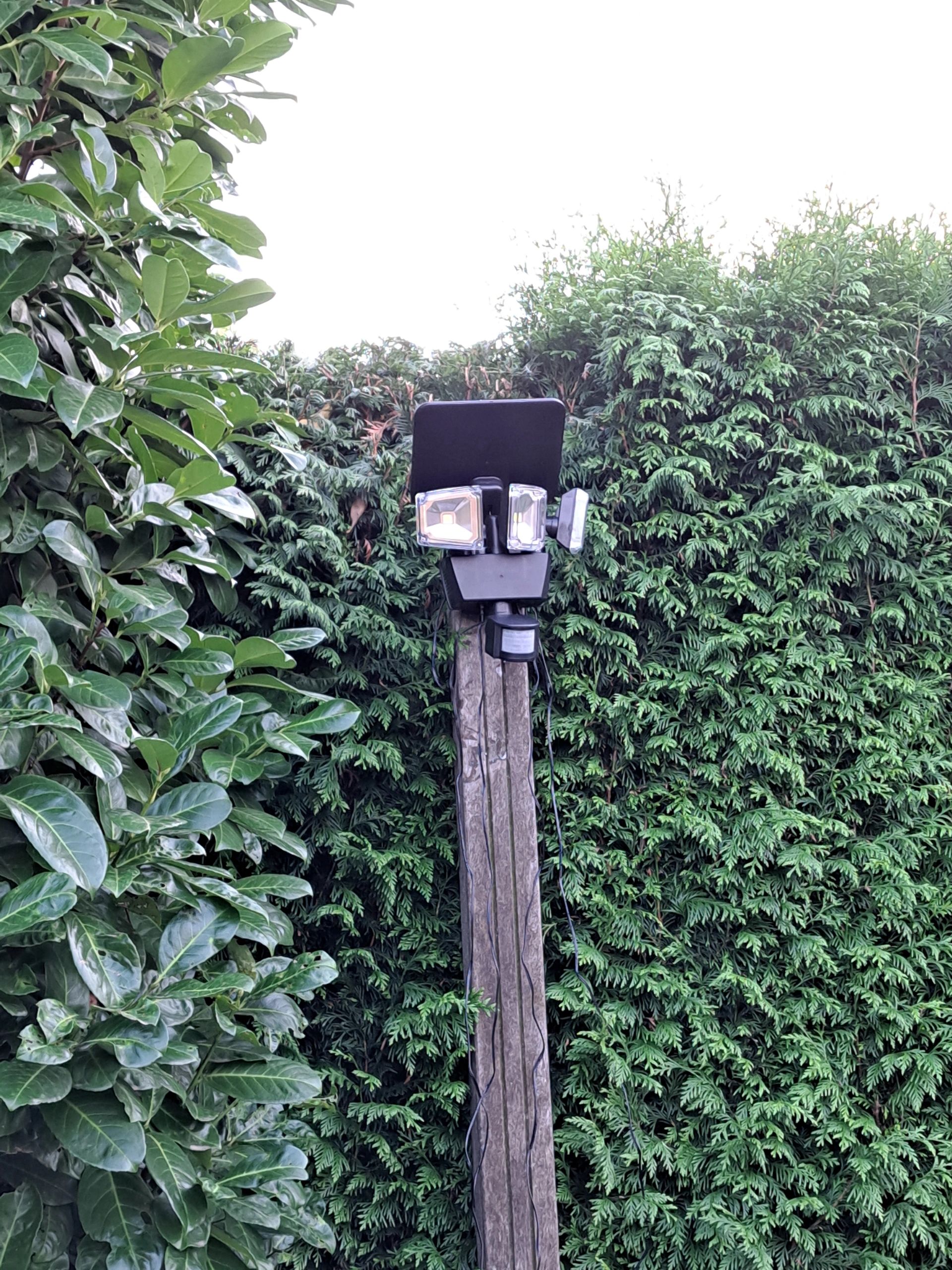 Solar RVS buitenlamp Glare met bewegingssensor - Moderne wandlamp op zonne-energie