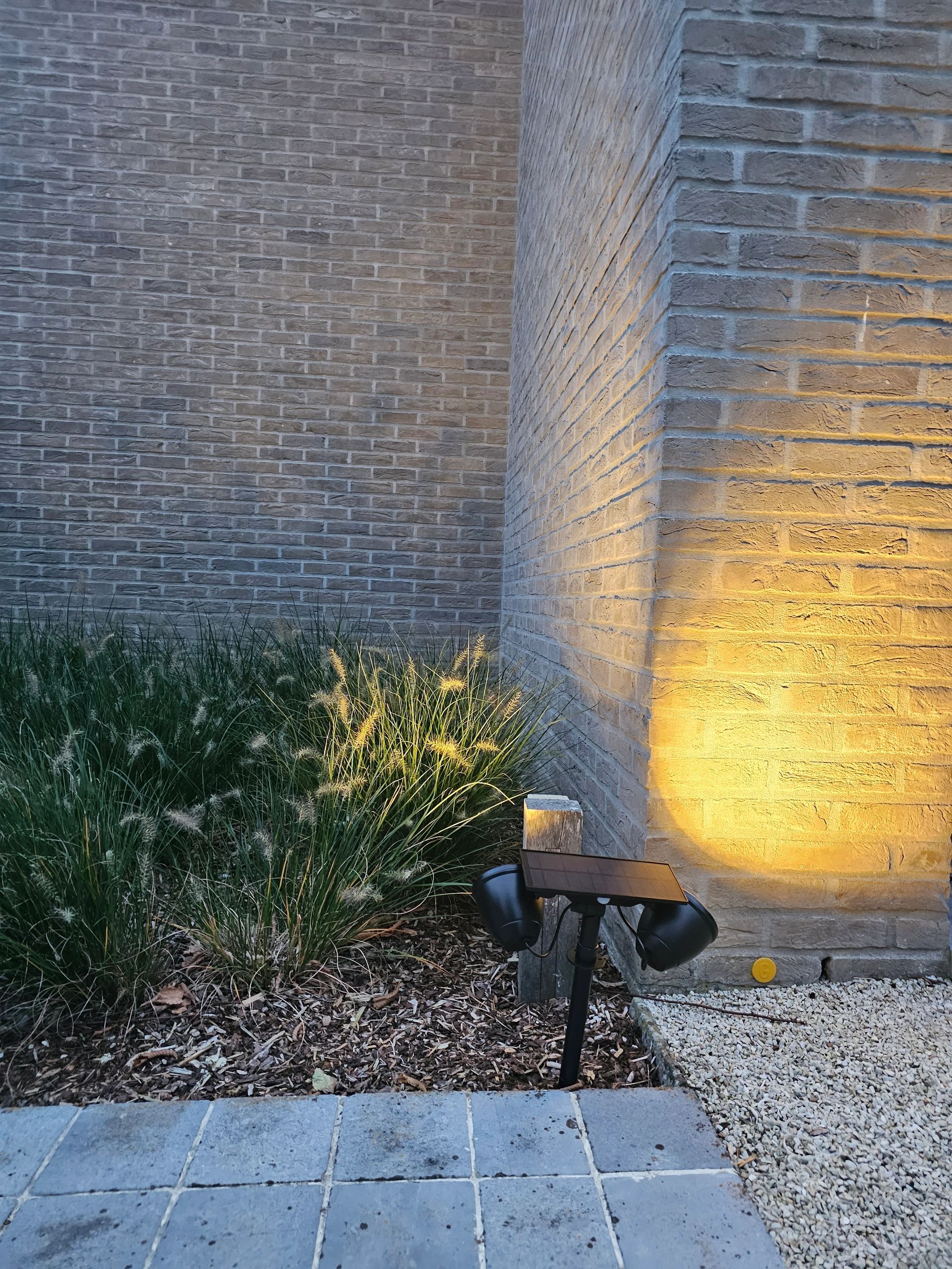 Solar priklamp Vision met twee spots en 5 lichtstanden