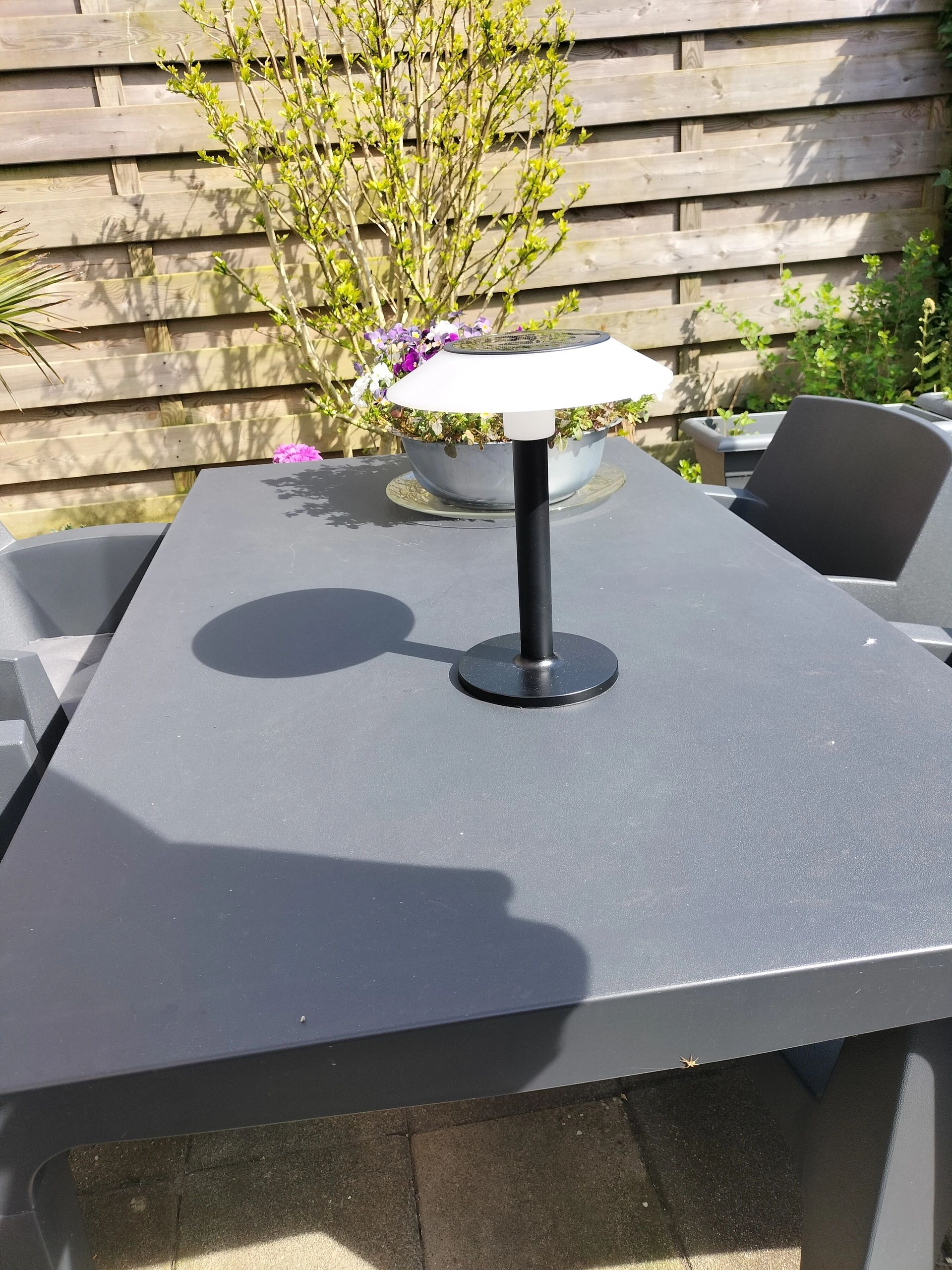 Solar tafellamp Juno op zonne energie