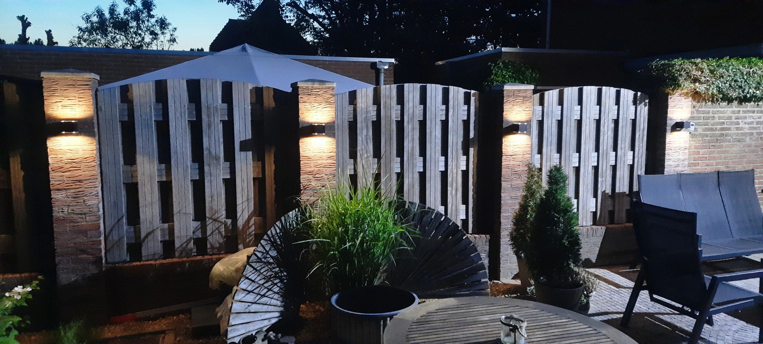 Solar LED wandlamp up downlight Emme recht
