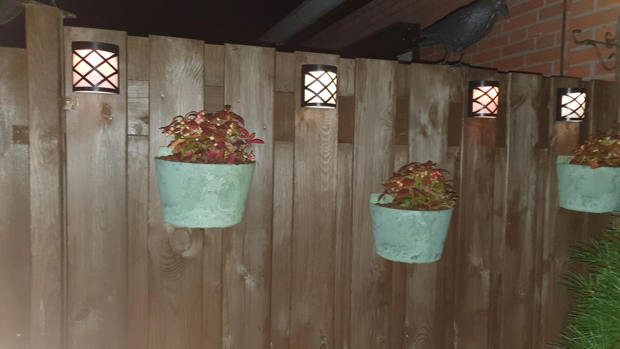 6x Solar wandlamp China RGBW buitenlamp op zonne energie