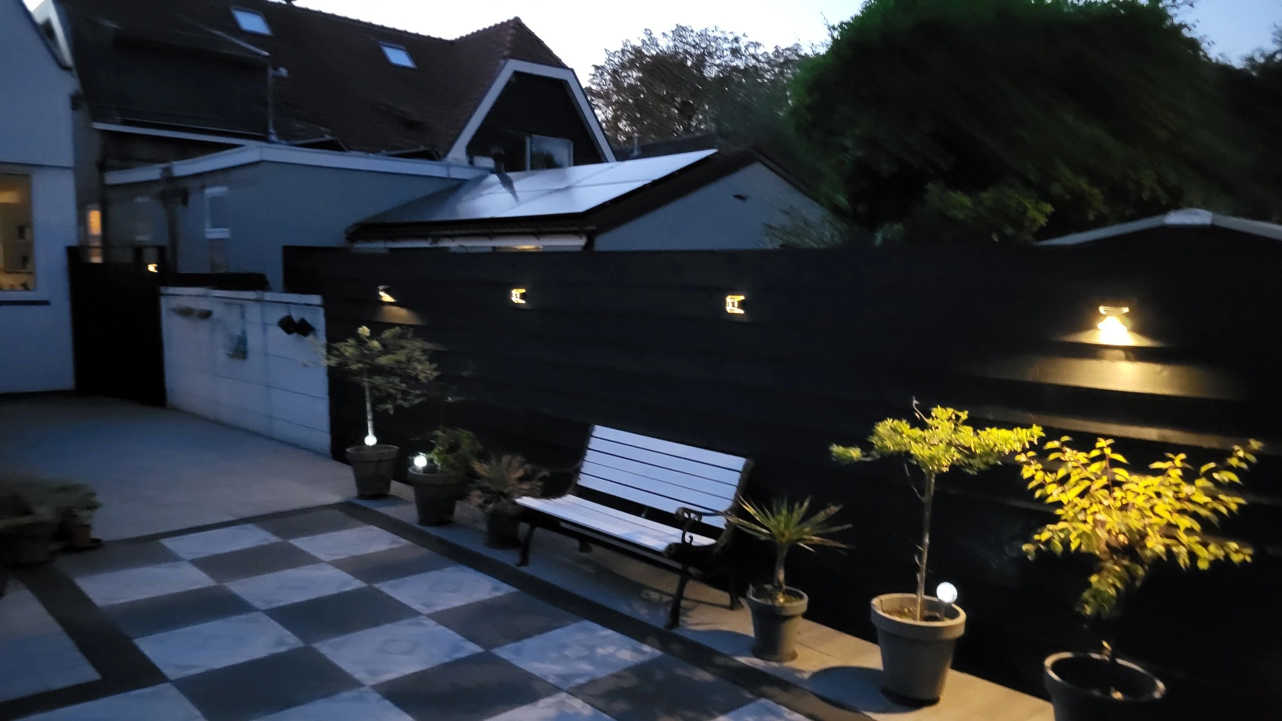 3x Solar wandlamp Flint zwart met bewegingsmelder op zonne energie Warm wit