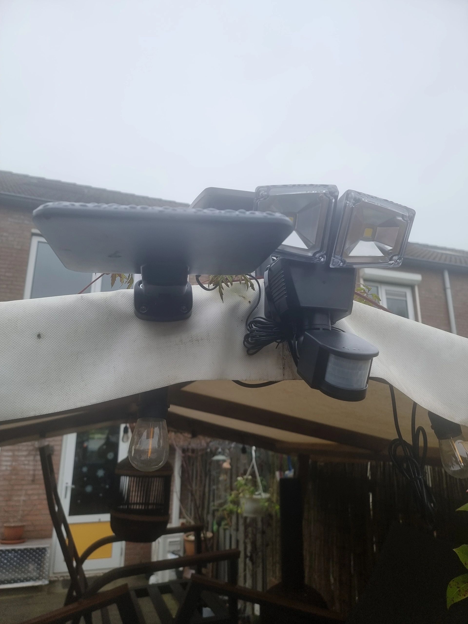 Solar beveiligingslamp James II met bewegingsmelder en los paneel