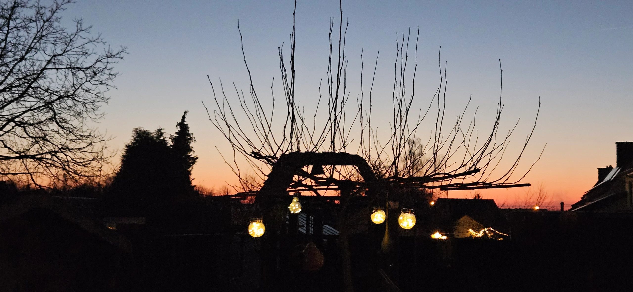 Solar hanglamp Betsy op zonne-energie - Voordeelset 3 stuks - Glazen bol met 30 leds