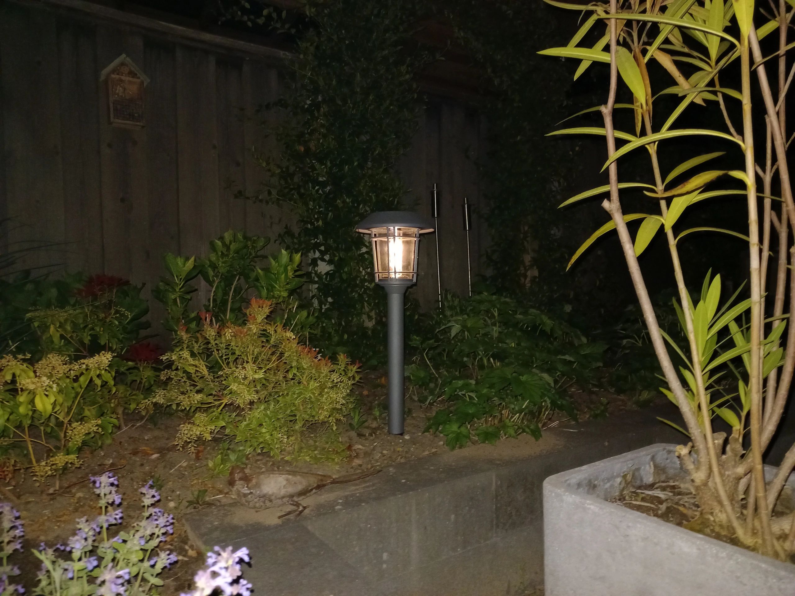 Solar priklamp Avenue met warm wit licht