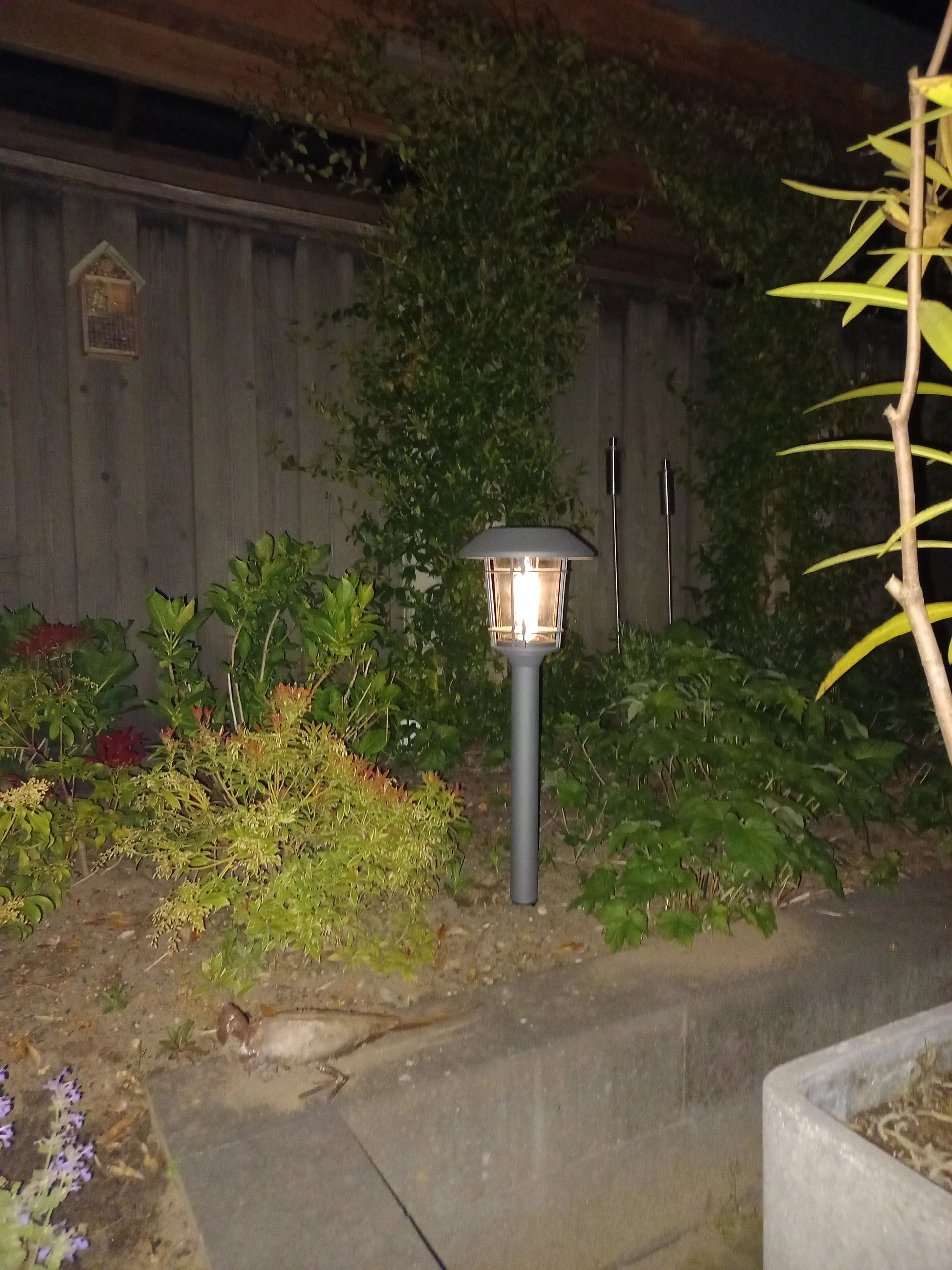 Solar priklamp Avenue met warm wit licht