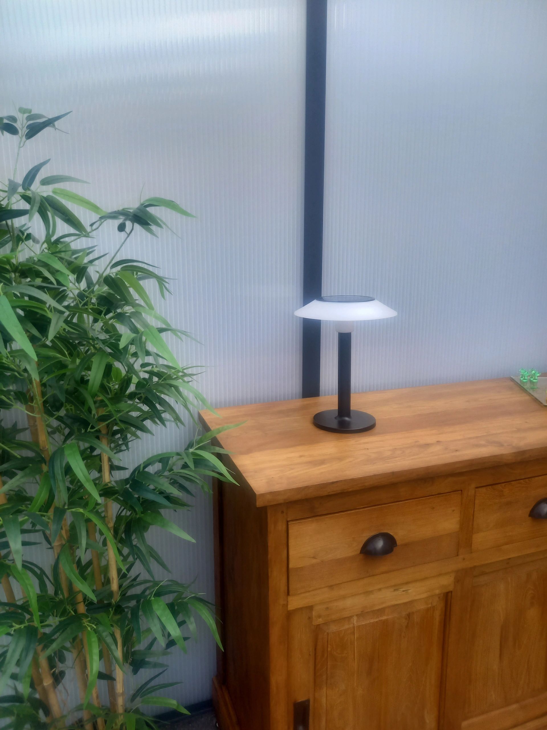 Solar tafellamp Juno op zonne energie