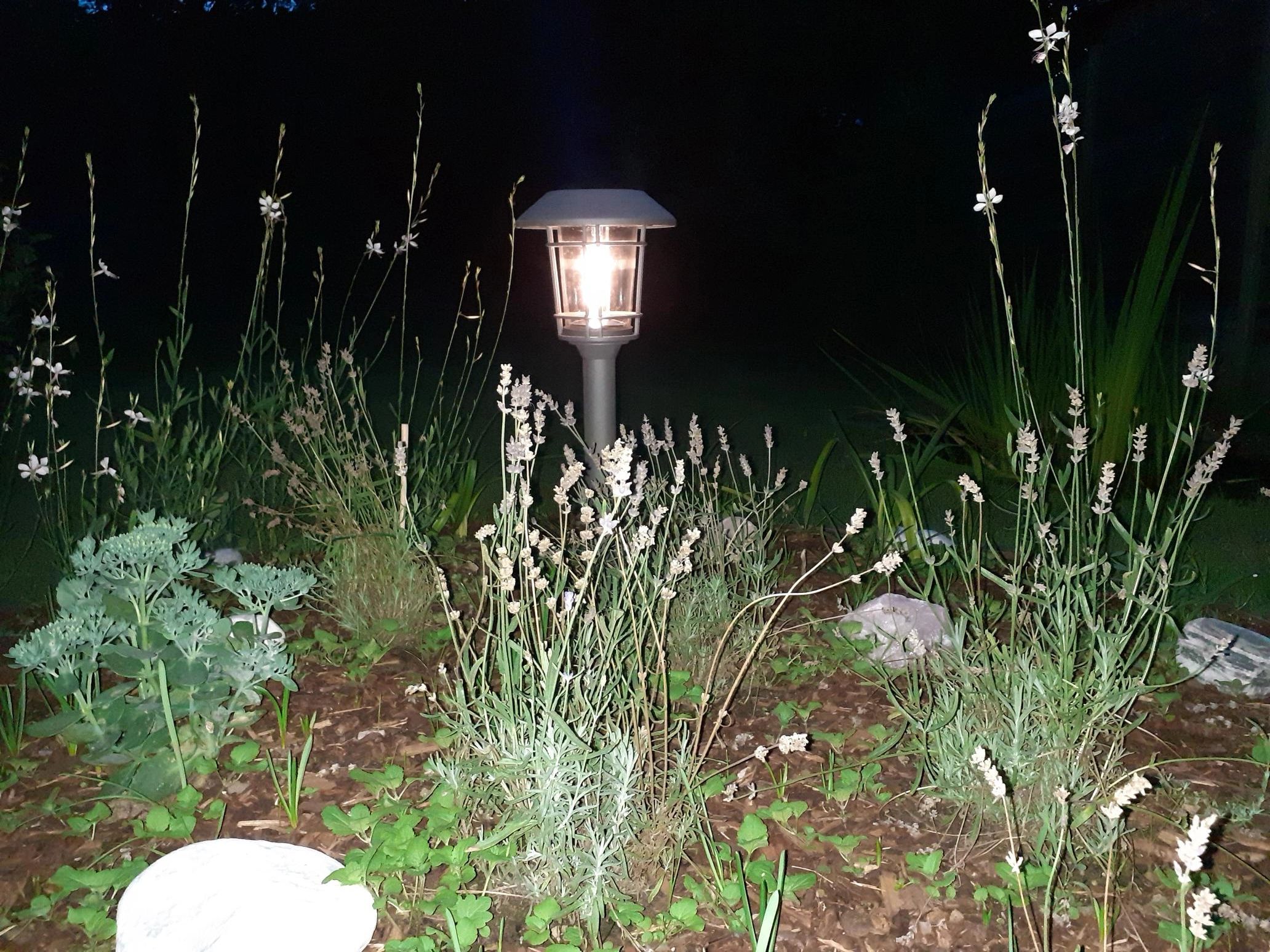 Solar priklamp Avenue met warm wit licht