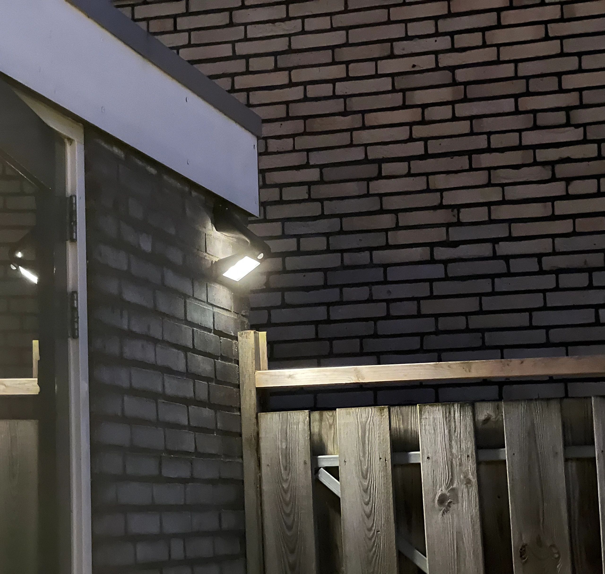 Solar wandlamp Carl II met bewegingsmelder op zonne-energie