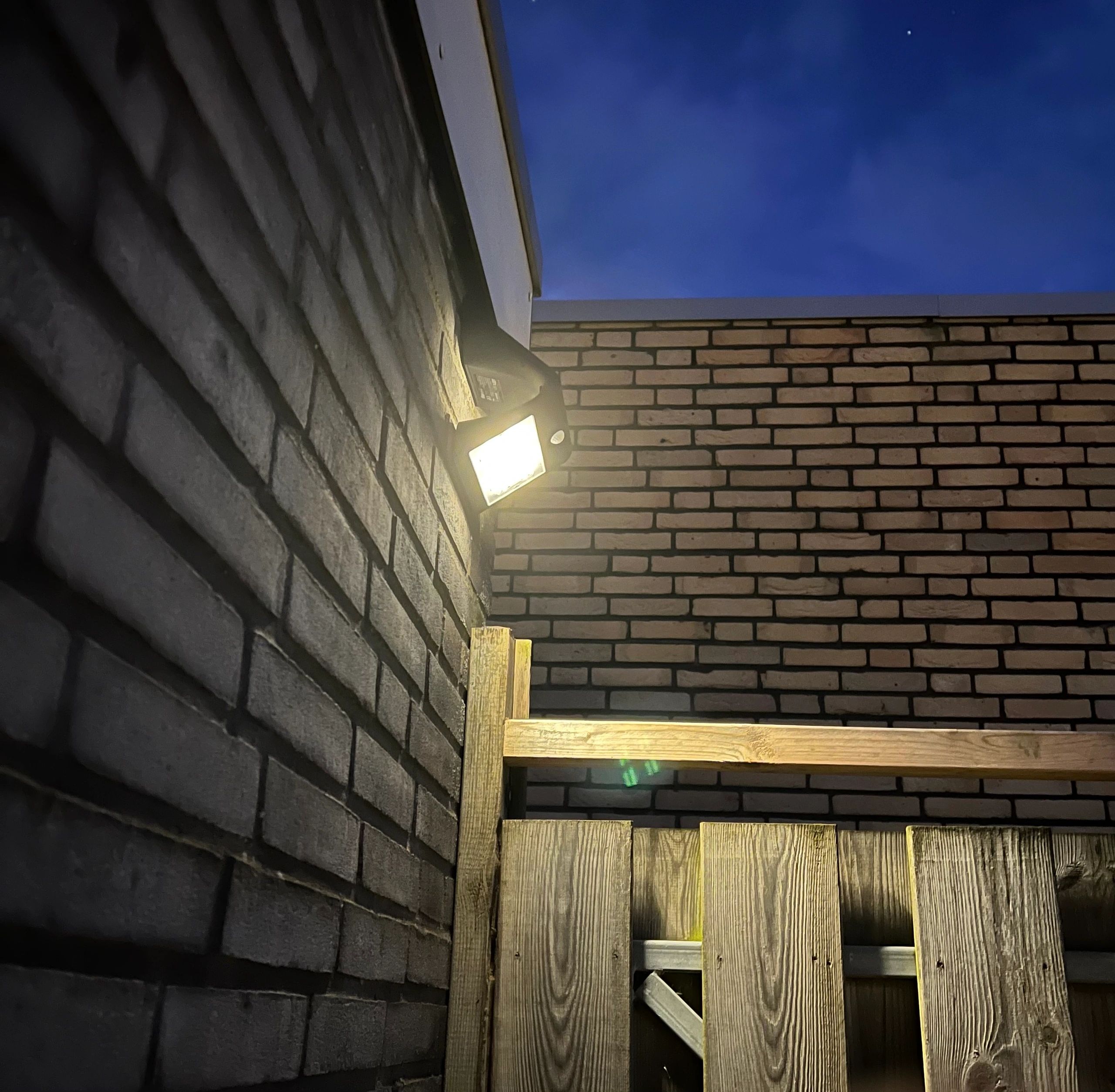 Solar wandlamp Carl II met bewegingsmelder op zonne-energie