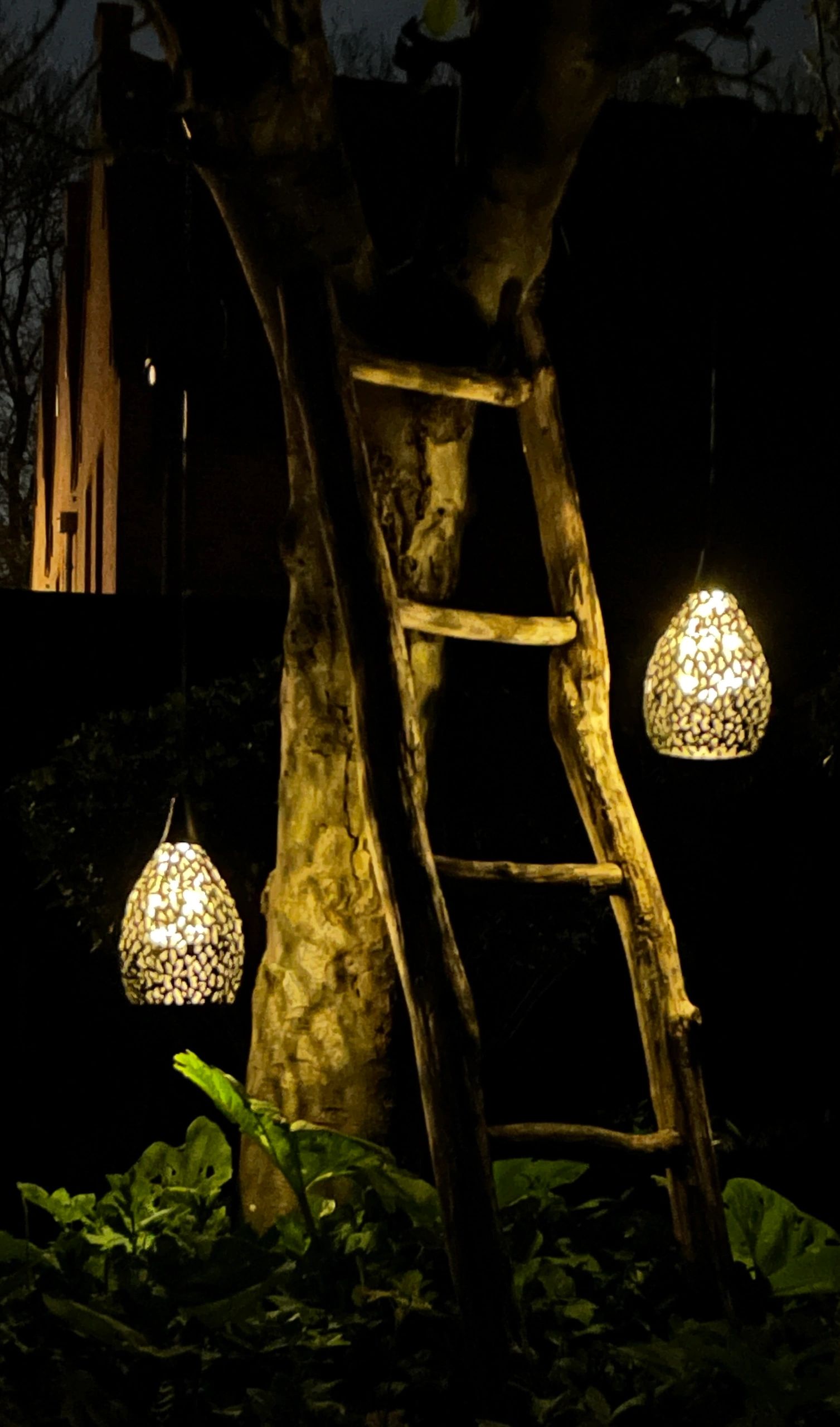 Solar hanglamp Saga Black met schemersensor