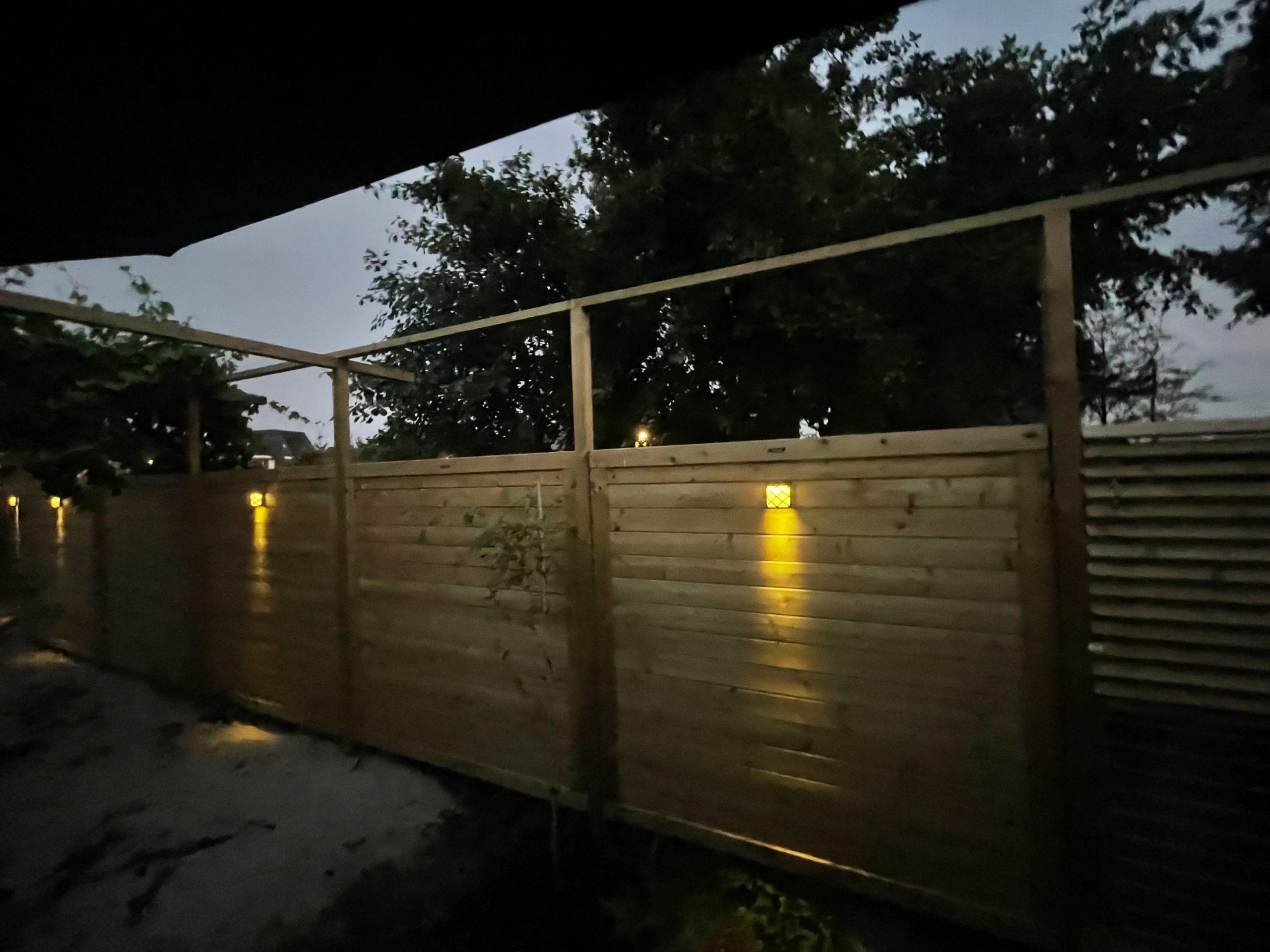 Solar wandlamp China zwart 6 leds warm wit buitenlamp op zonne energie