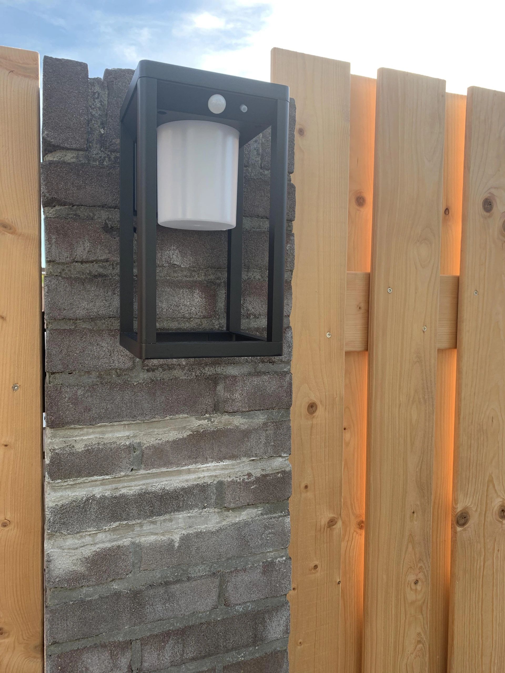 Solar LED wandlamp Svea op zonne energie