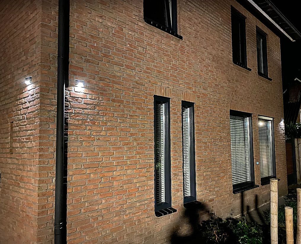 Solar wandlamp Quinn RVS zwart op zonne energie 2 stuks