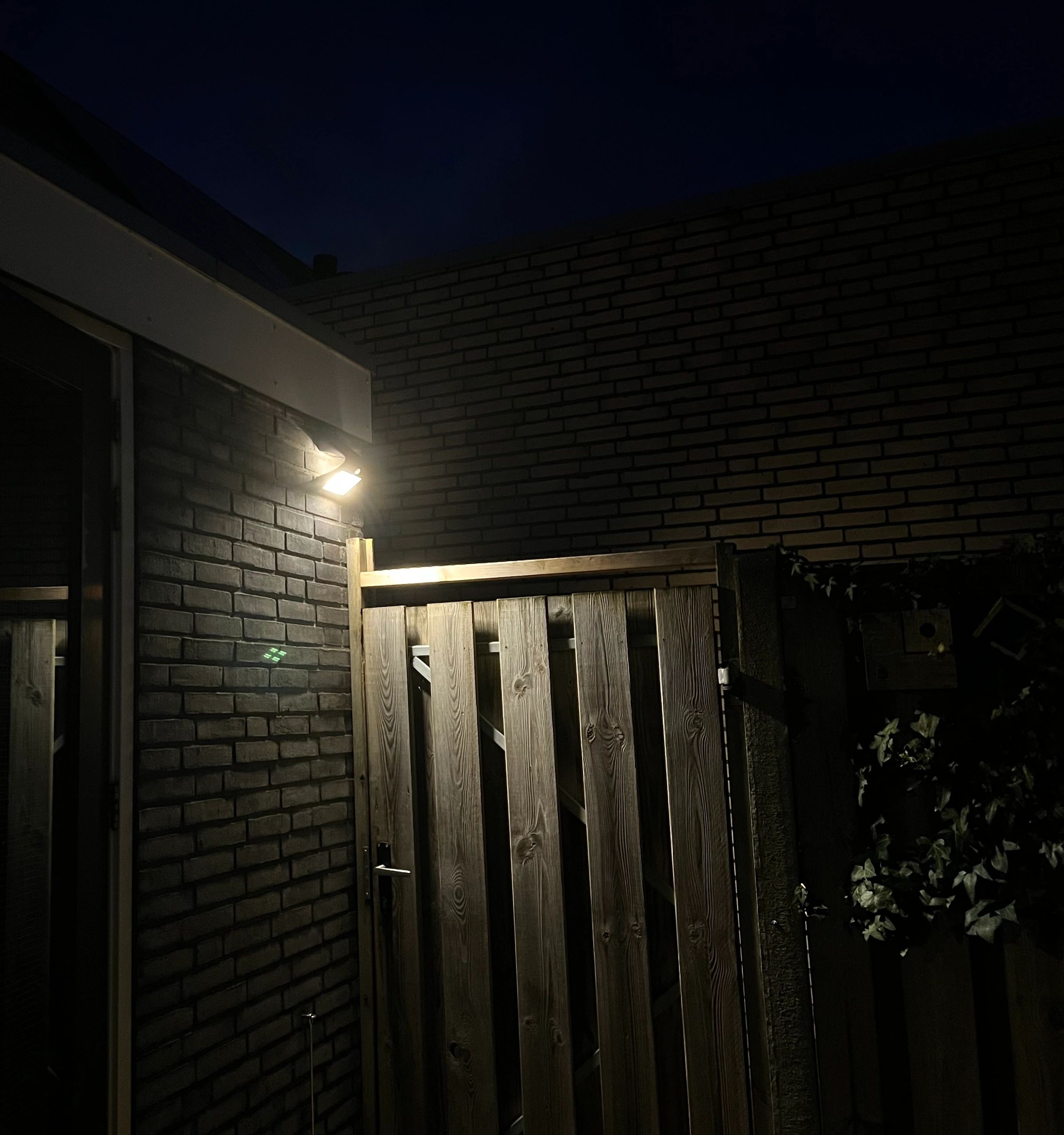 Solar wandlamp Carl II met bewegingsmelder op zonne-energie