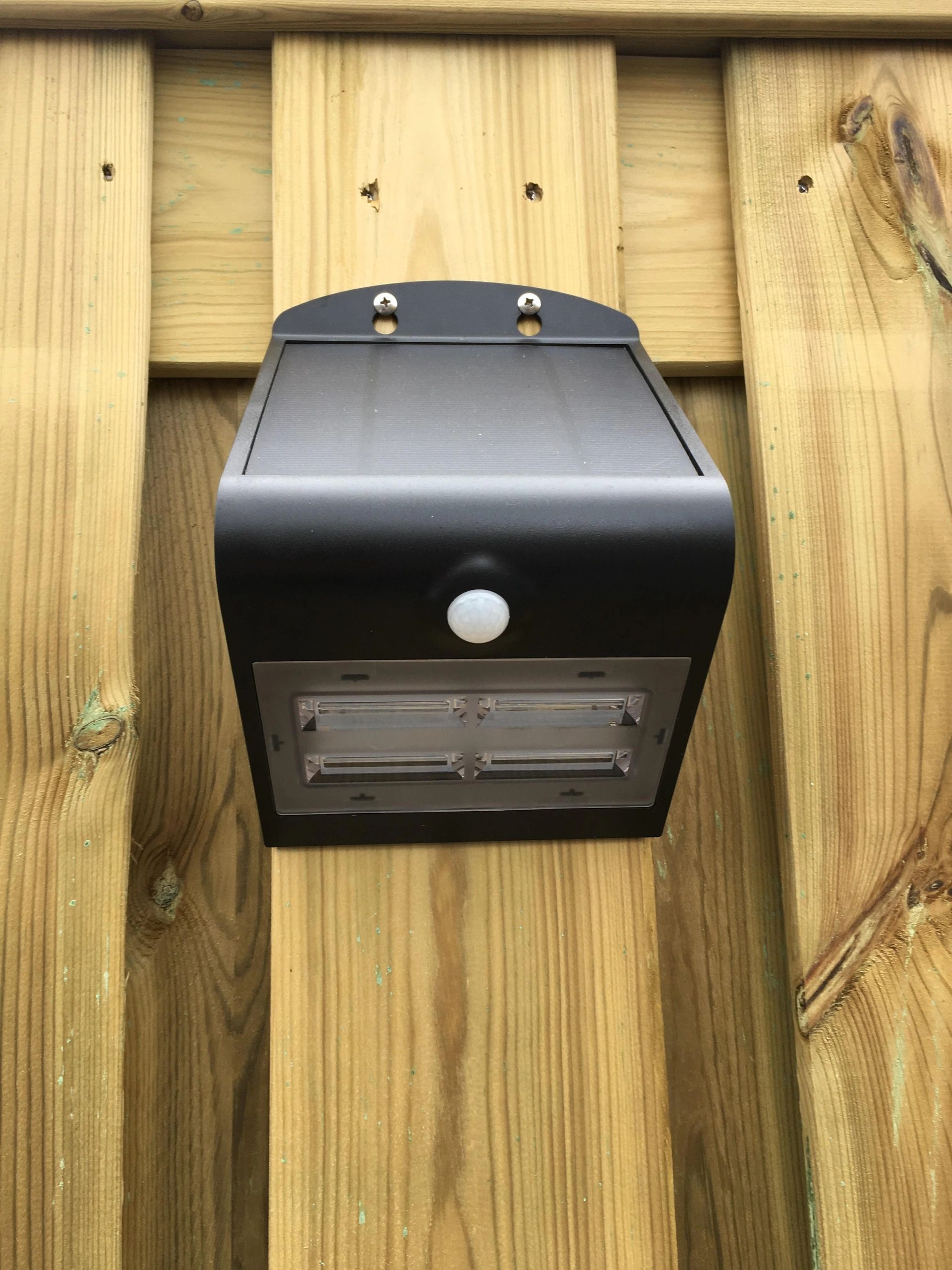 Solar wandlamp Carl II met bewegingsmelder op zonne-energie