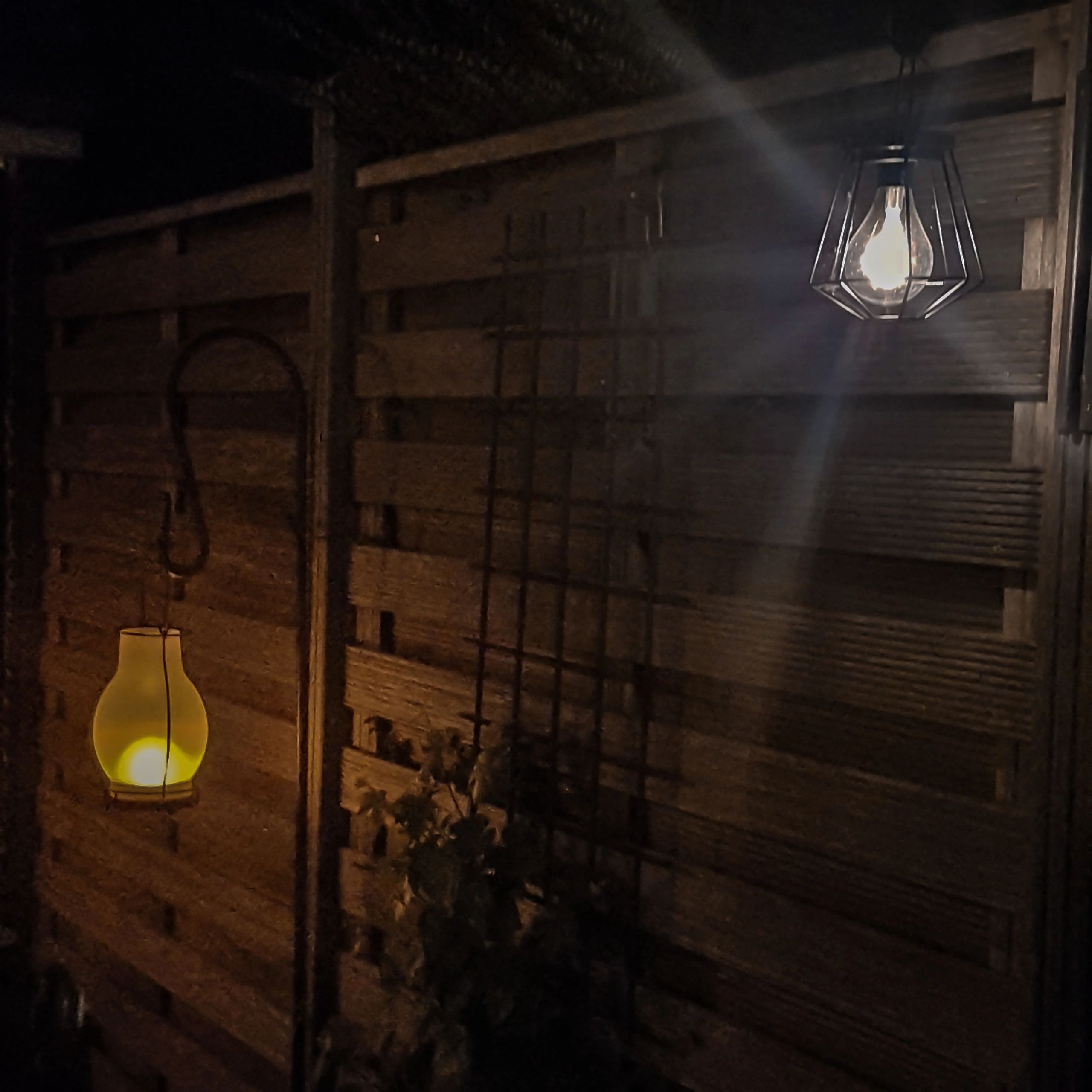 Solar LED lantaarn Genie met realistisch vlam-effect - op zonne energie