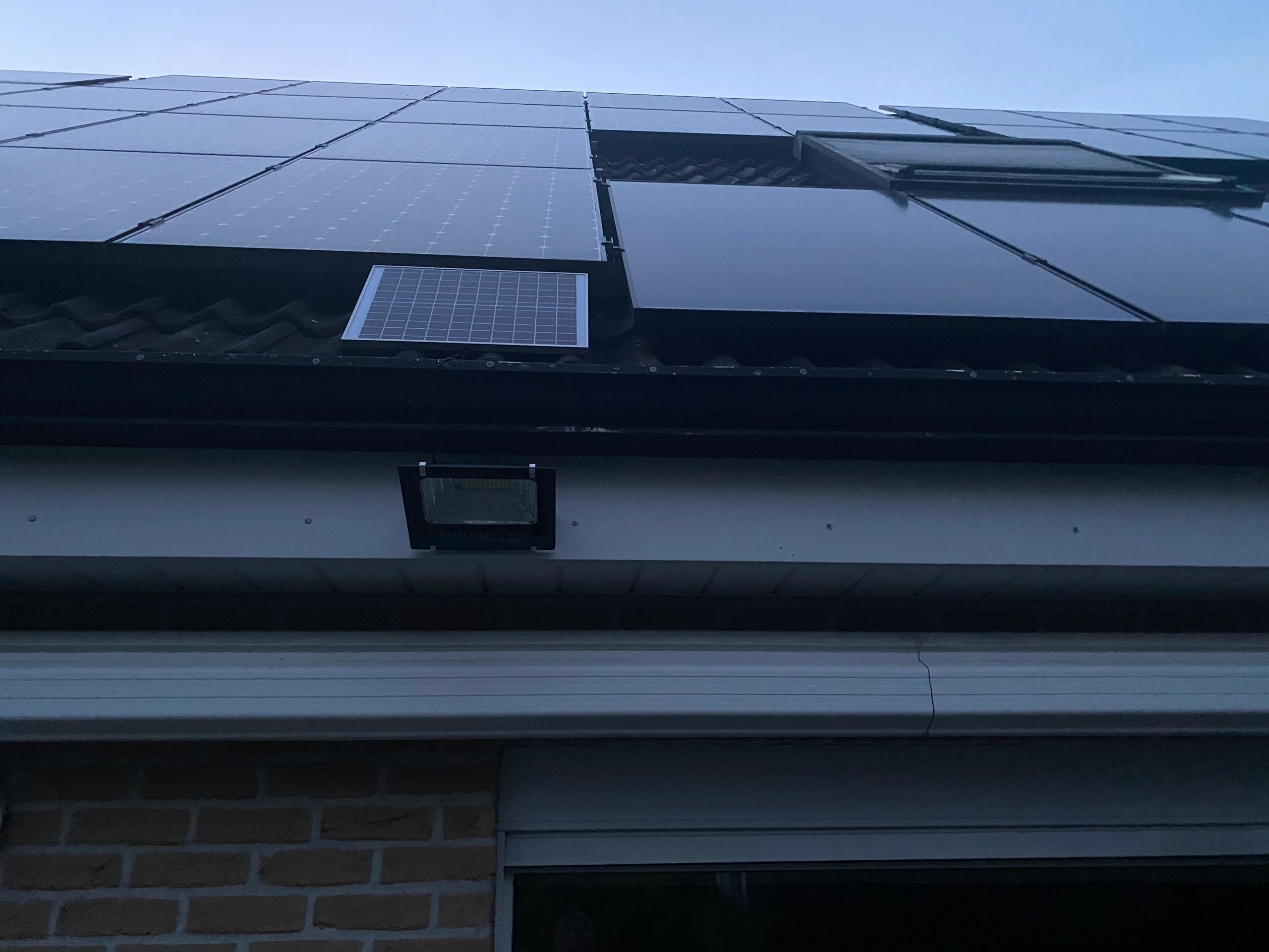 Solar wandlamp Capital III met los zonnepaneel