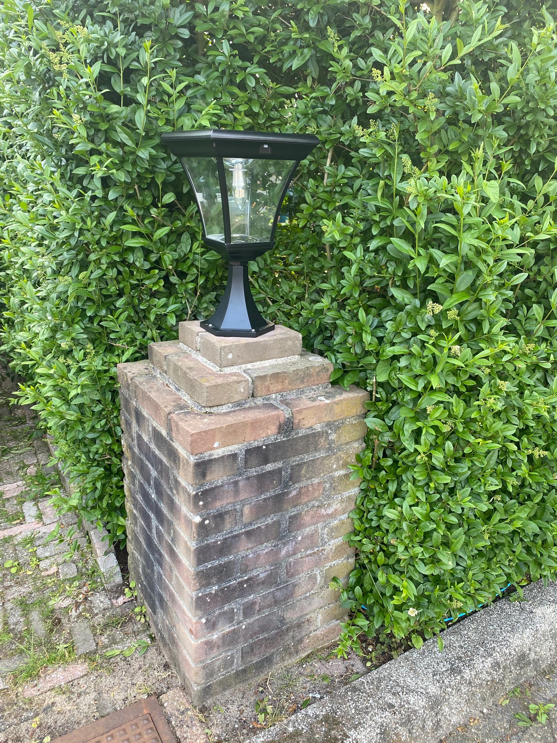 Solar buitenlamp London sokkel zwart met ledlamp